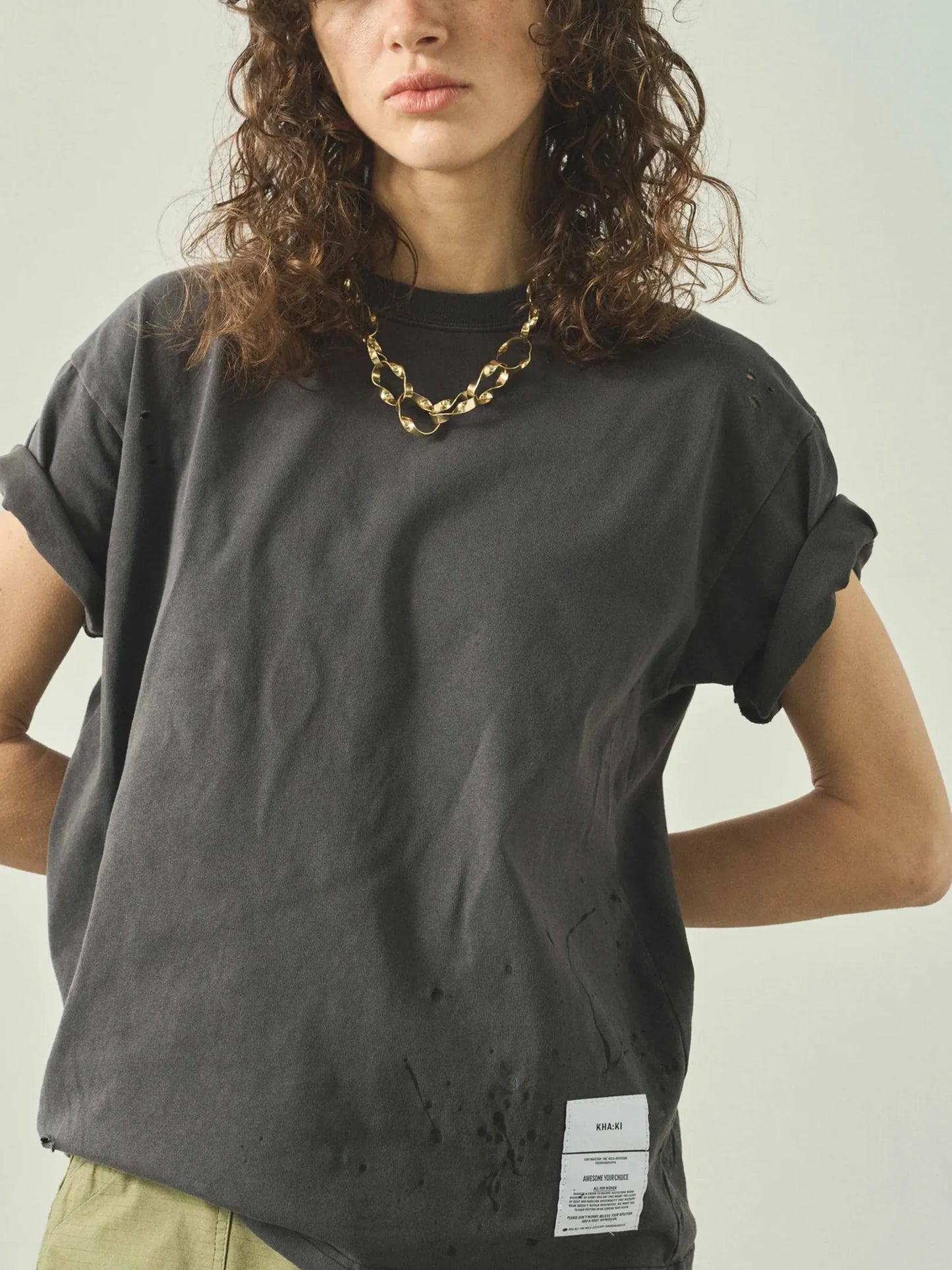 Kha:ki "DAMAGE & PAINT TEE"