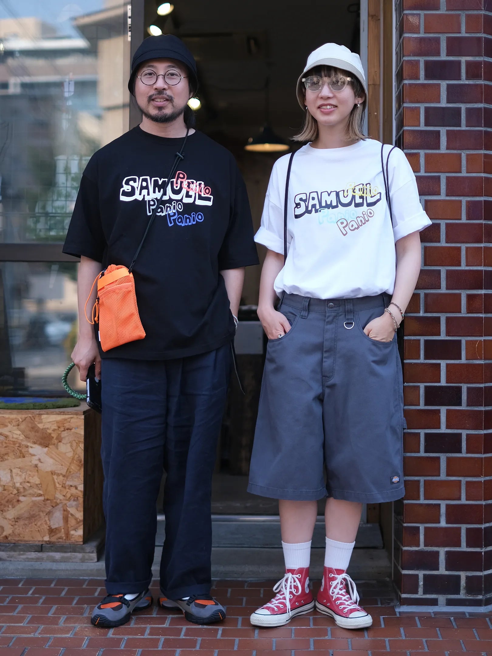 SAMUEL×Panio "SAMUEL&Panio3連ロゴ S/S TEE(2colors)"