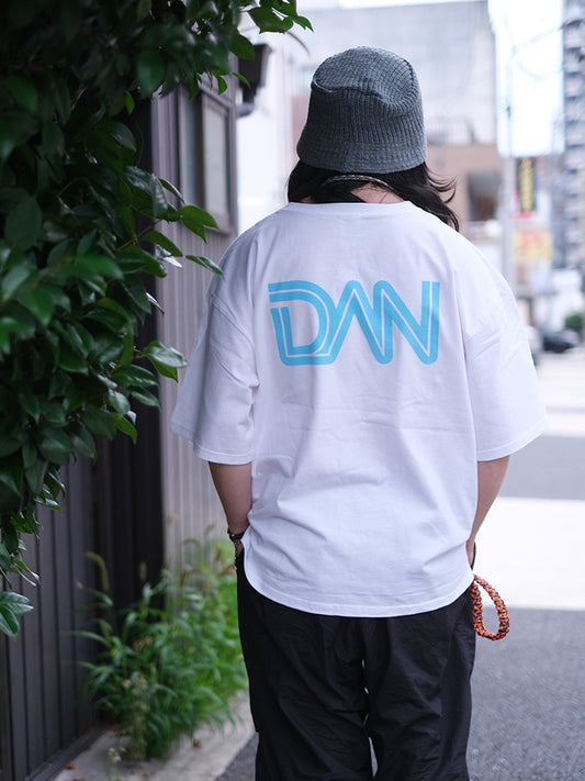 THE DEVONIAN "DVN RADIO S/STee(WHITE)"