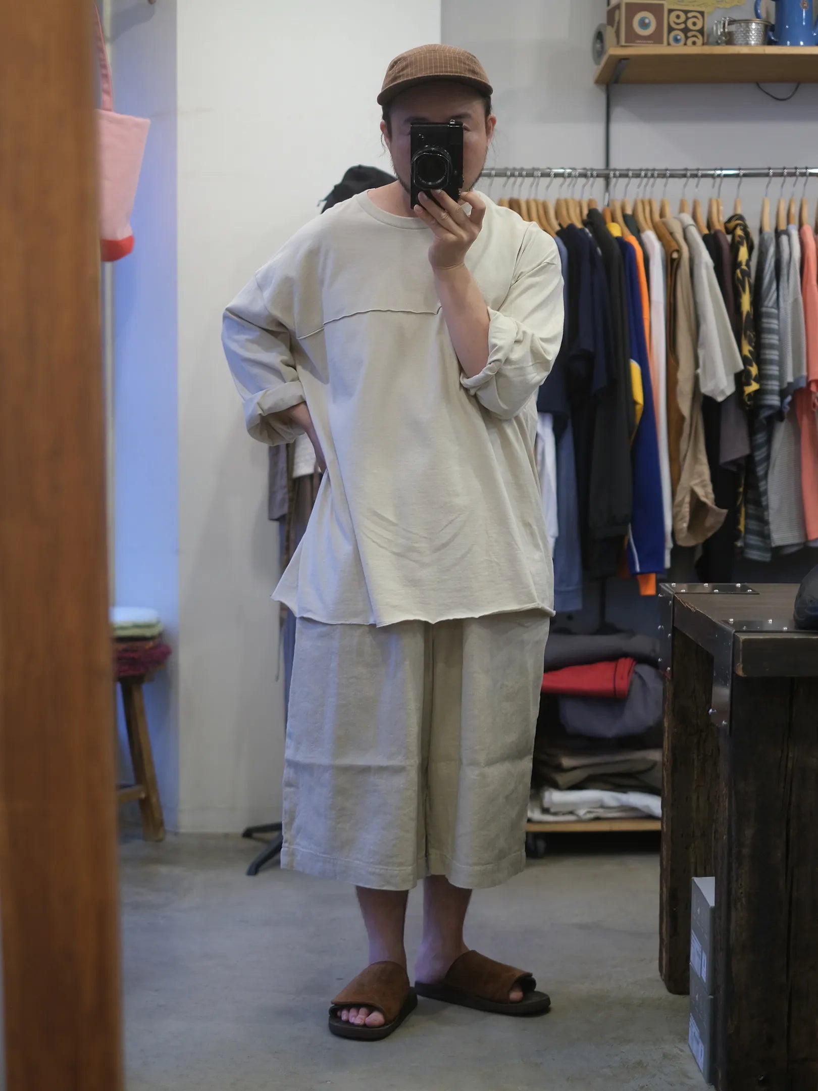 児島新鮮組  "BIG BULB SHORTS (BEIGE)"