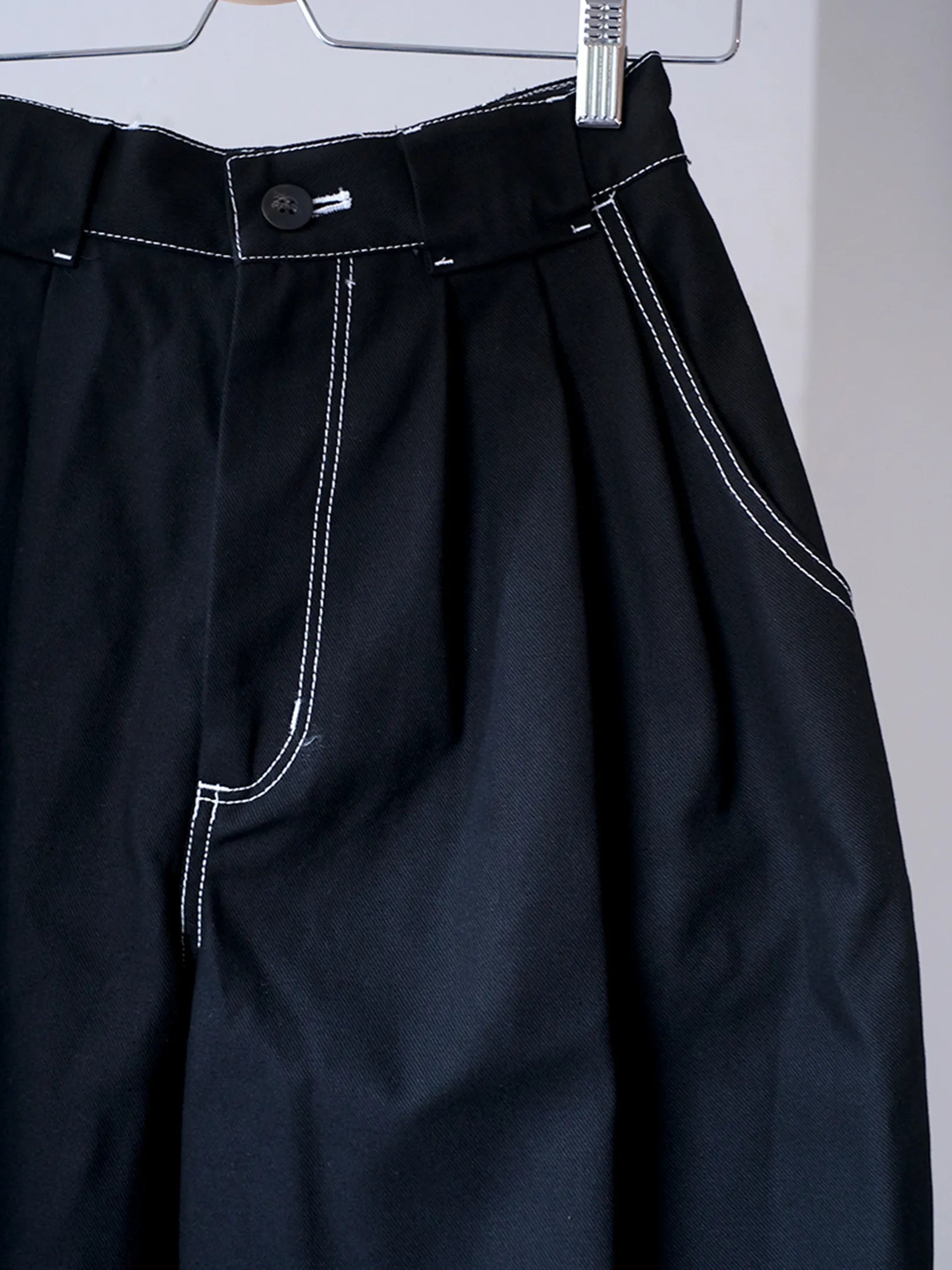 manon "VINTAGE SERGE THREE TUCK WIDE PANTS"