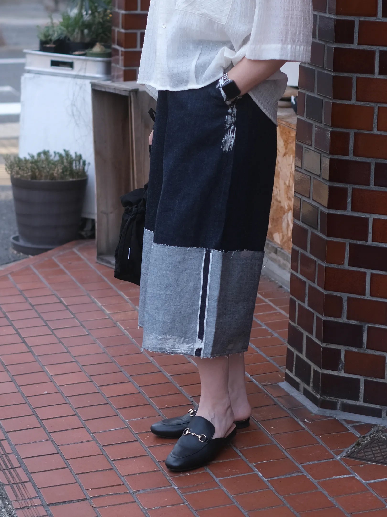 GO TO HOLLYWOOD  "Denim Roll Up Sparkle Jorts(LADIES)"