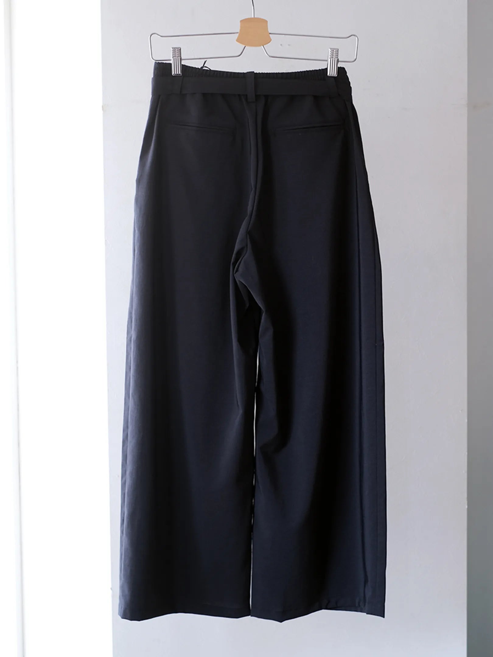 manon "TAFFETA TWO TUCK WIDE PANTS"(2colors)