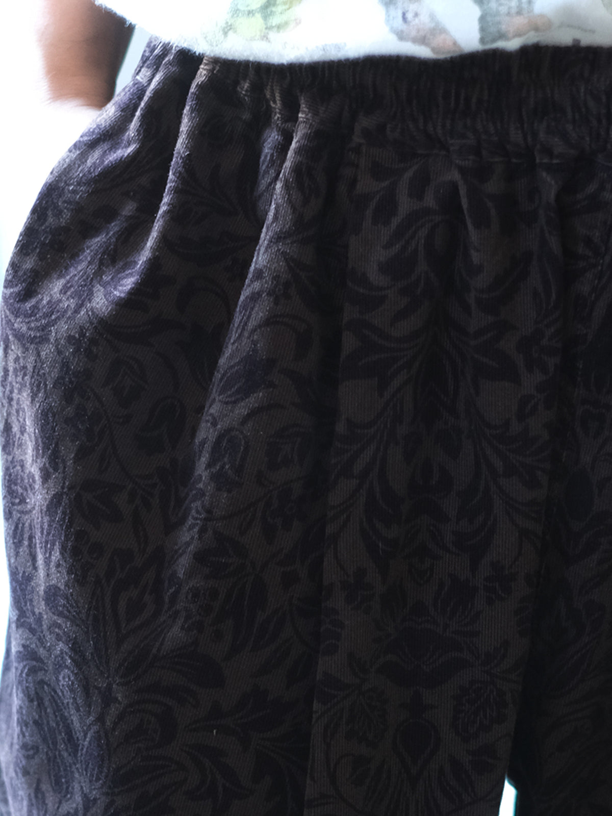 weac. "ONE TUCK EASY PANTS(D.BROWN FLOWER)"