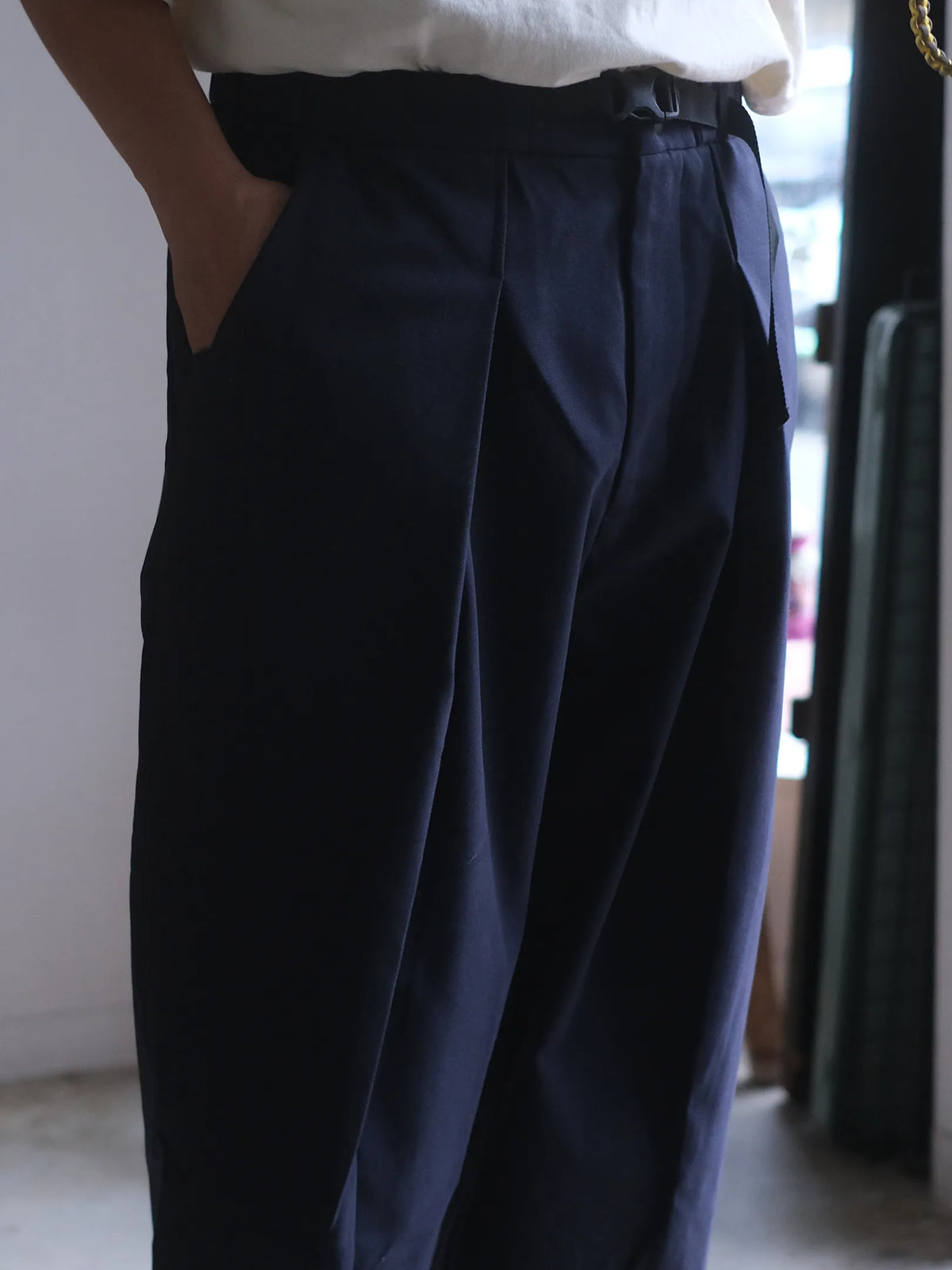 norbit by Hiroshi Nozawa "Tech Wool Cropped Easy Pants(NAVY)"