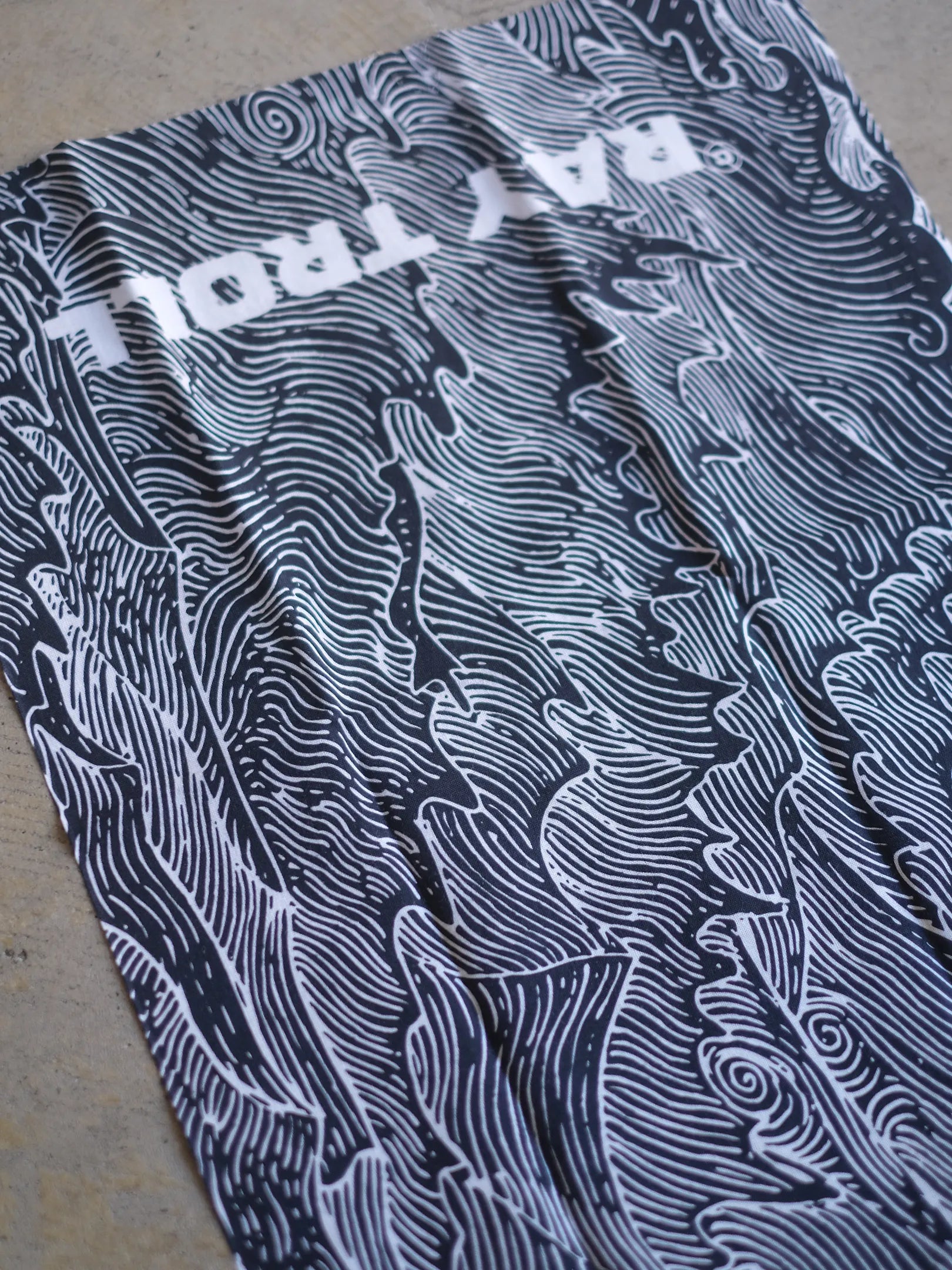 RAY TROLL "Wave Pattern TENUGUI(2colors)"