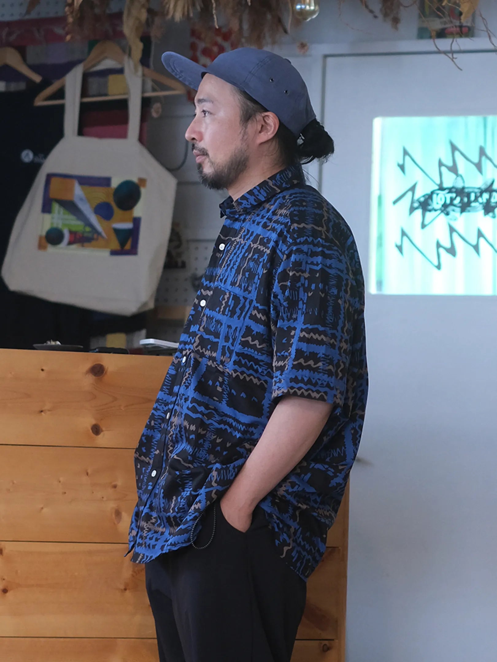 weac. "FLORIST" (BLUE×BLACK)