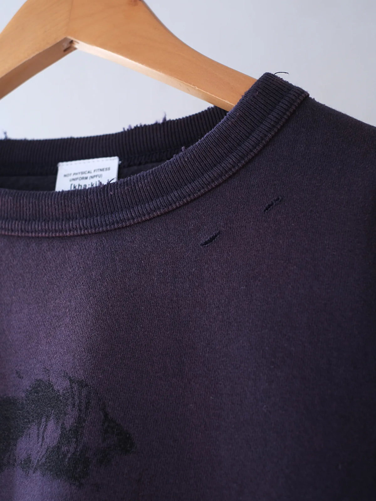 Kha:ki "DAMAGE SWEAT SHIRT -My MUSE-(2colors)"