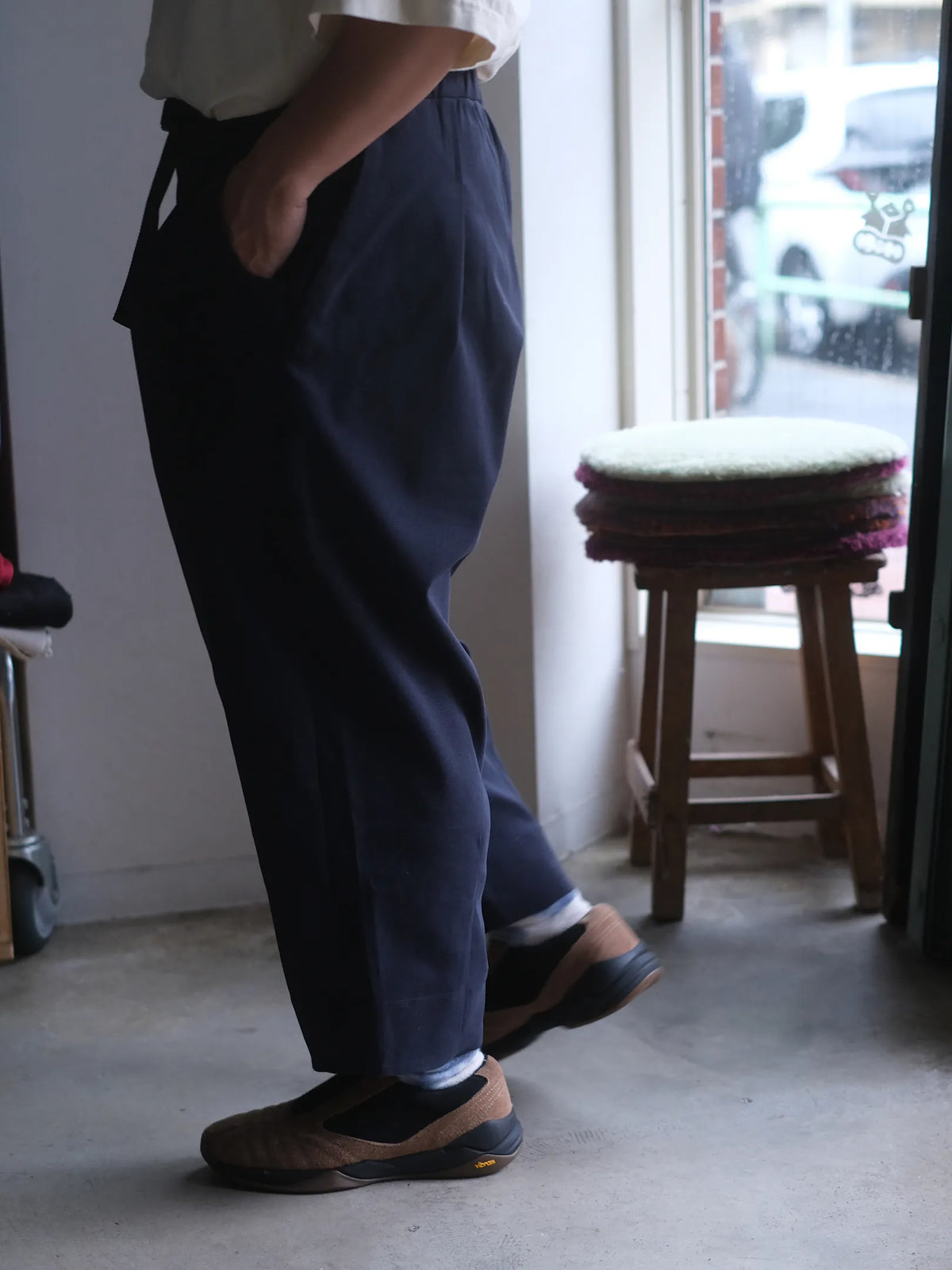 norbit by Hiroshi Nozawa "Tech Wool Cropped Easy Pants(NAVY)"
