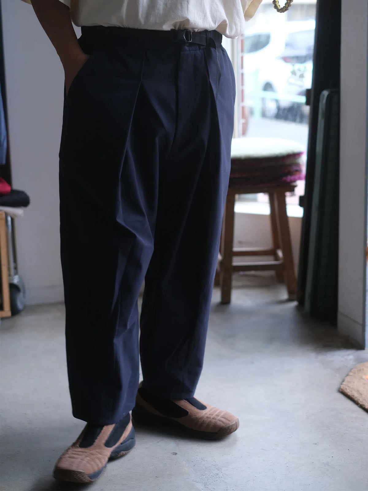 norbit by Hiroshi Nozawa "Tech Wool Cropped Easy Pants(NAVY)"