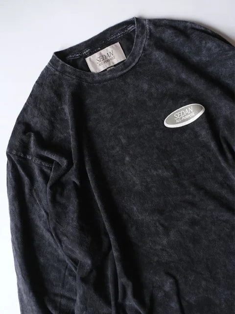 SEDAN ALL-PURPOSE "OVAL LOGO MINERAL WASH L/S TEE(ASPHALT)"