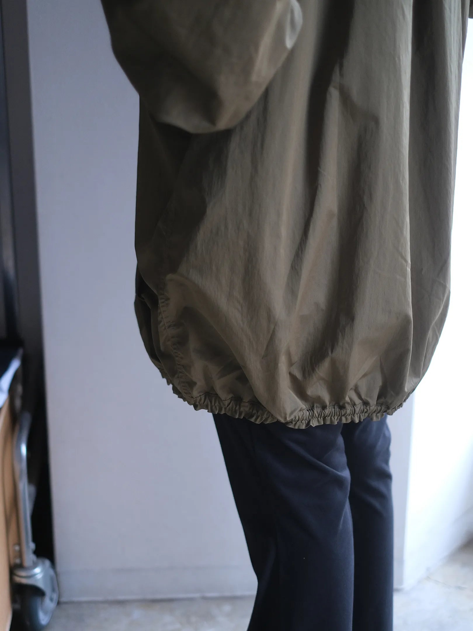 ANTHOM "ナイロン混　ギャザーアウター"