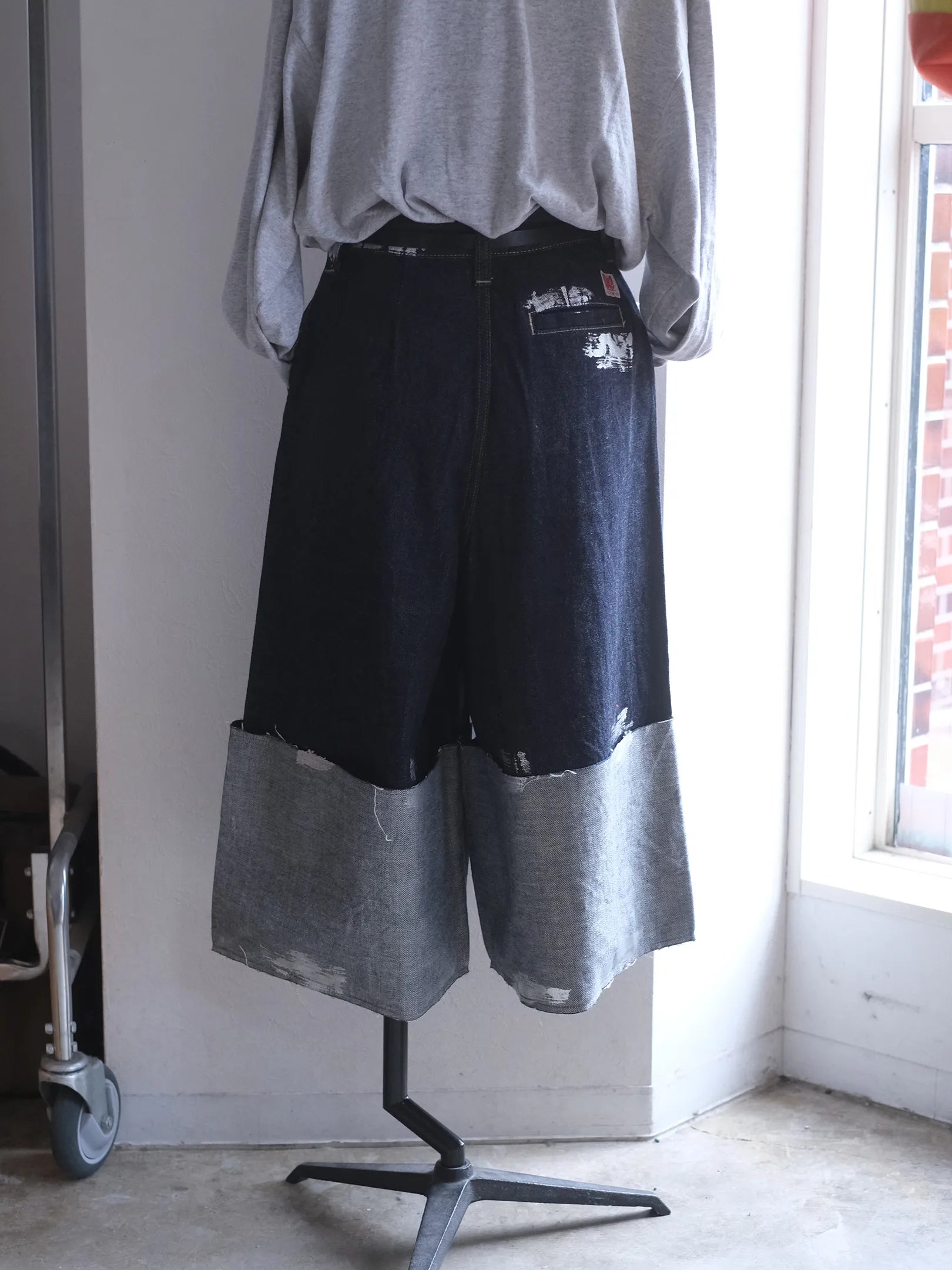 GO TO HOLLYWOOD  "Denim Roll Up Sparkle Jorts(LADIES)"