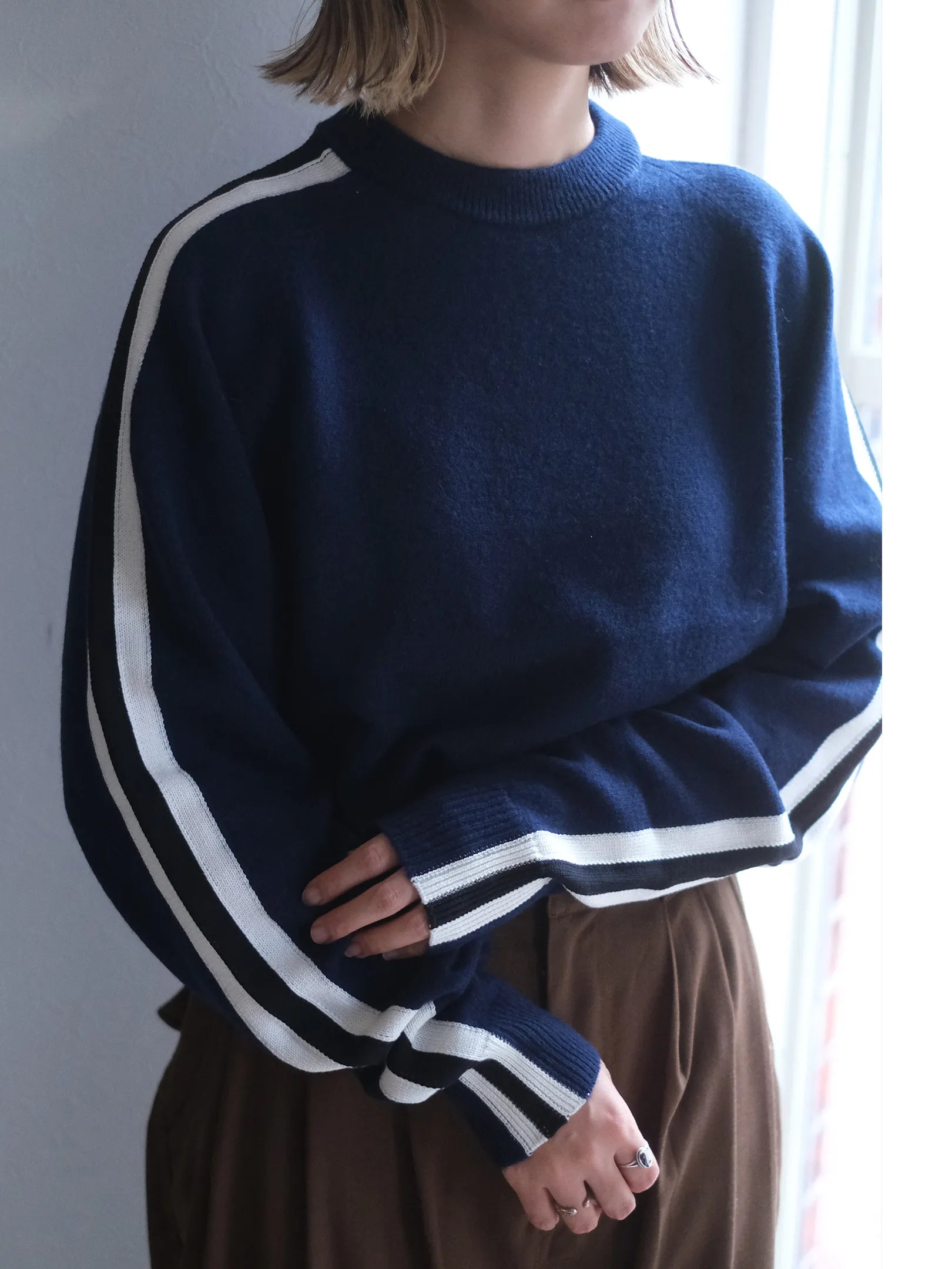 ANTHOM "ヤク×メリノウール　配色ラインTOPS(2colors)"