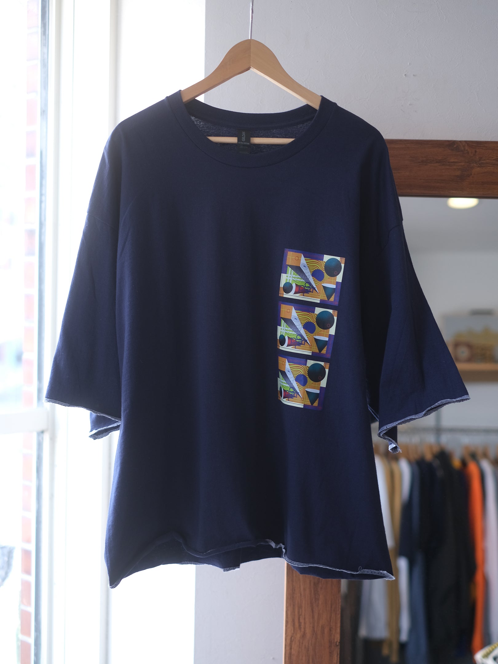 GILDAN CUSTOM DABO SLEEVE  Tee (NAVY HALF with PANIO REPUBLIC)