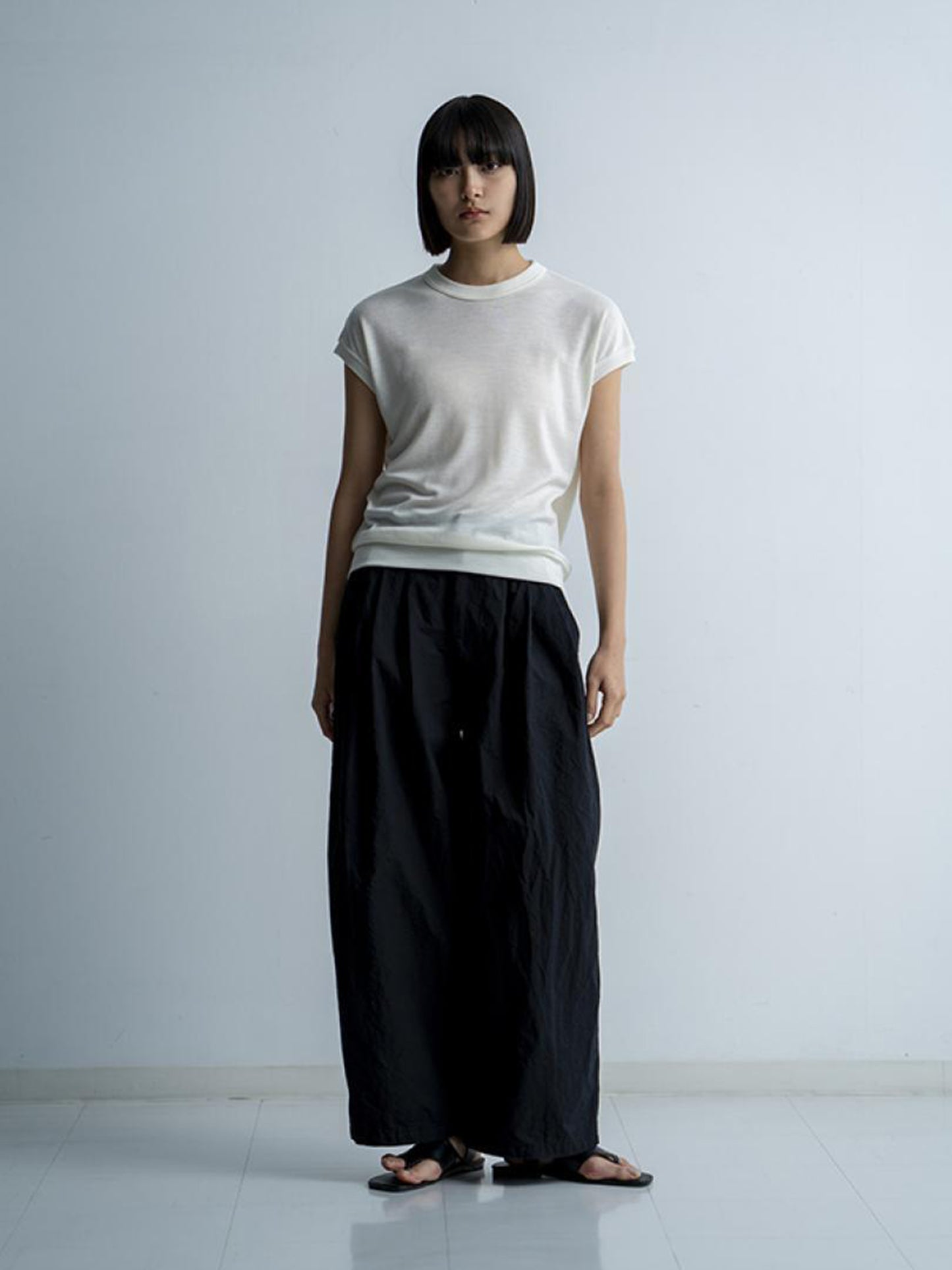 manon "LIP CLOTHTHREE TUCKWIDE PANTS(2colors)"