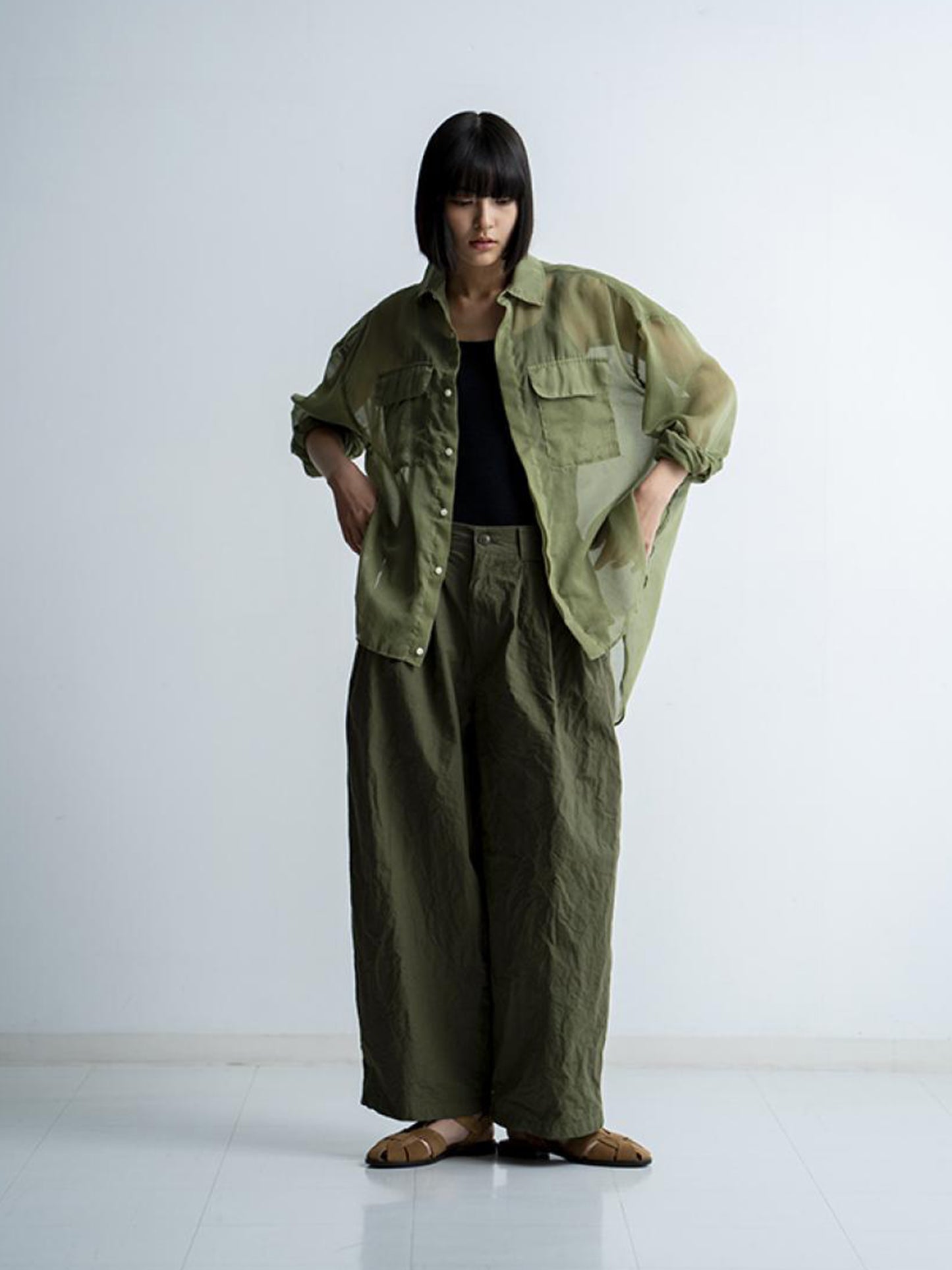 manon "LIP CLOTHTHREE TUCKWIDE PANTS(2colors)"