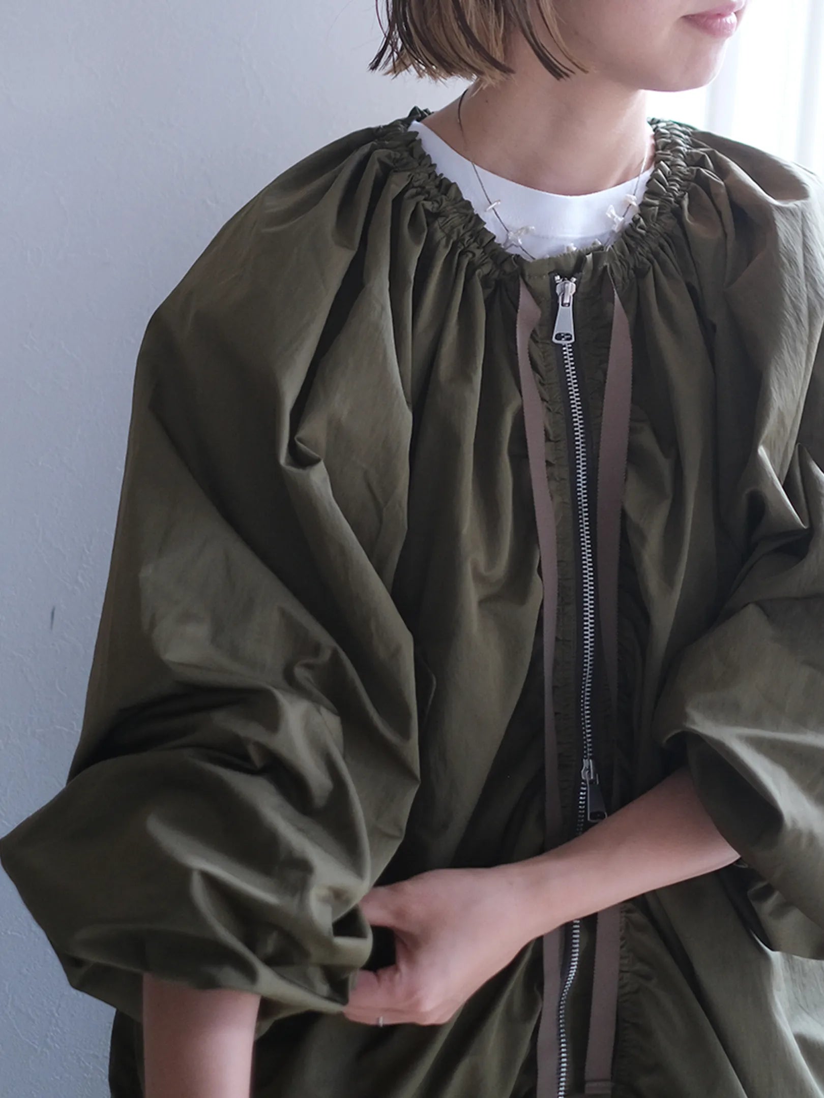 ANTHOM "ナイロン混　ギャザーアウター"