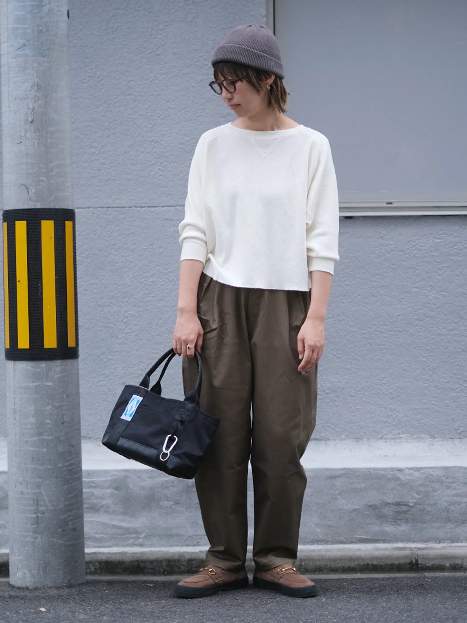 Kha:ki "HONEYCOMB 8th SLEEVE TOP(2colors)"