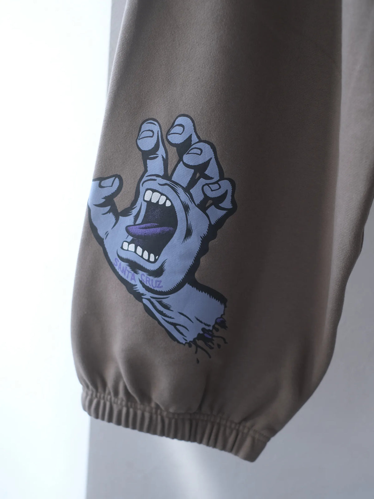 9/19 12~ SEDAN ALL-PURPOSE "Santa Cruz / Screaming Hand Sweatpants"