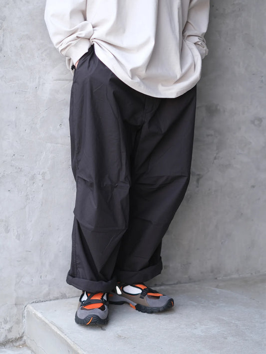 SEDAN ALL-PURPOSE "Typewriter Over Easy Pants"
