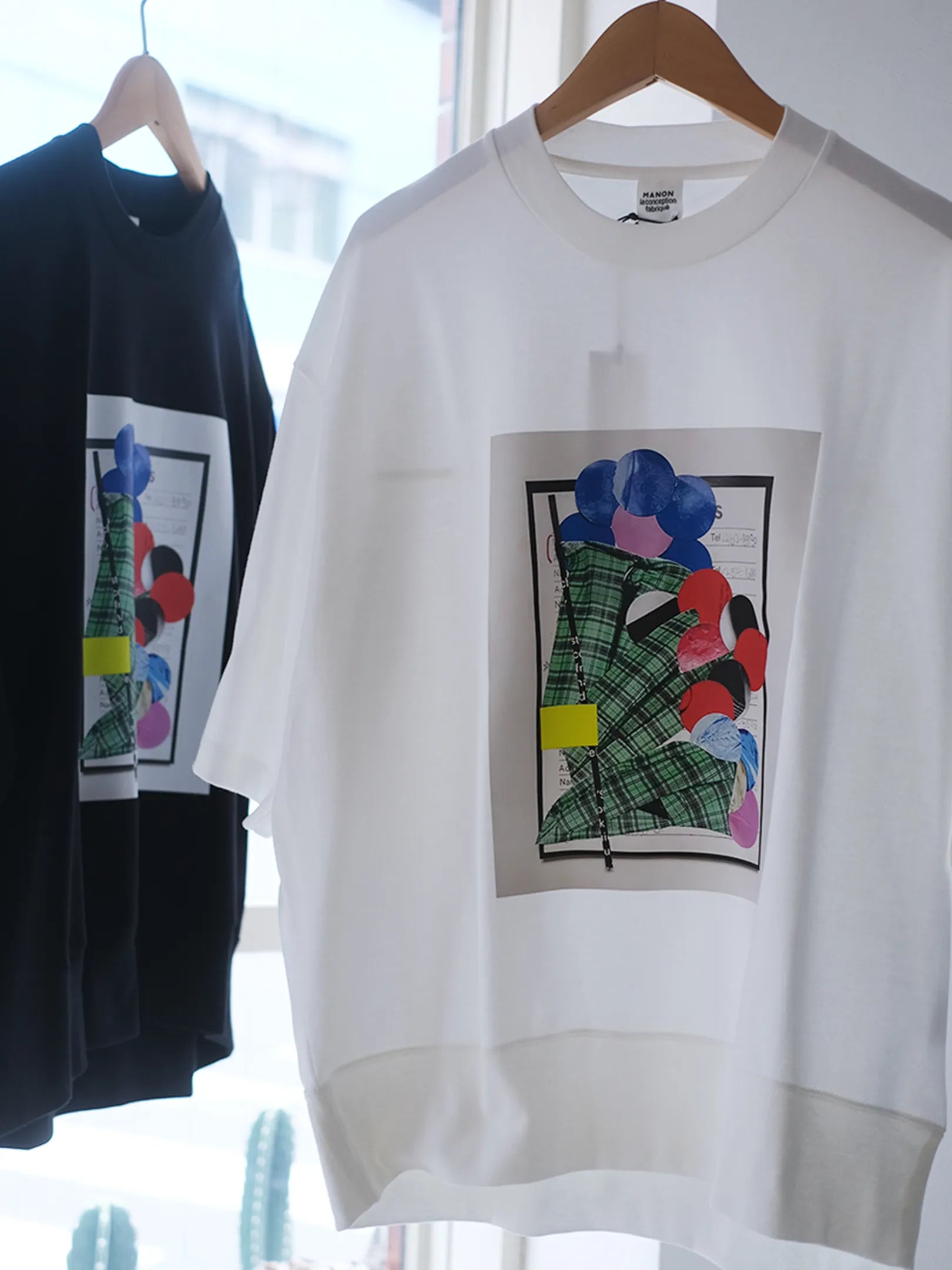 manon "BOUQUET PRINT TEE"(2colors)