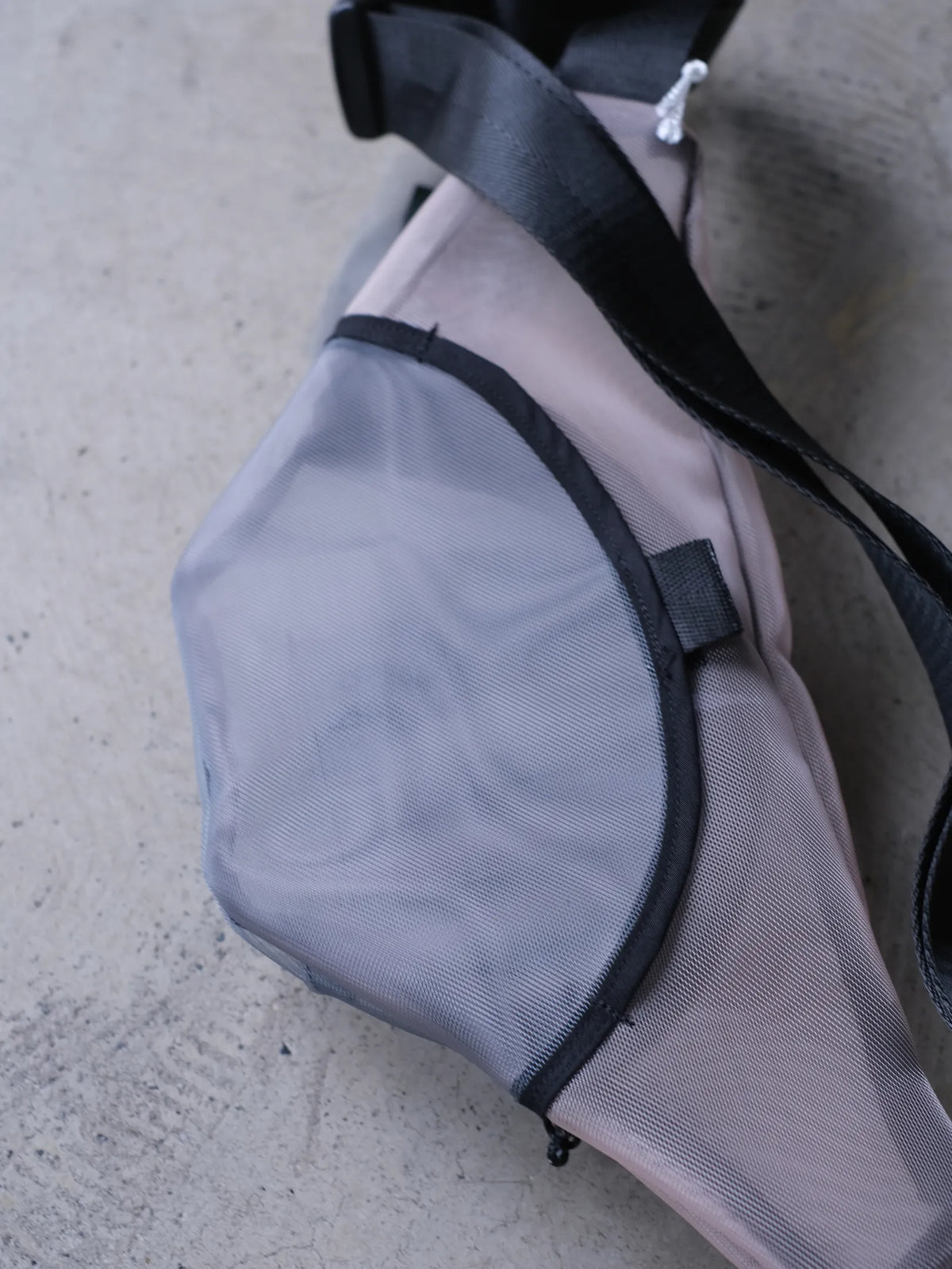 if space "Waist Mini Pack - High Mesh Beige×Grey"