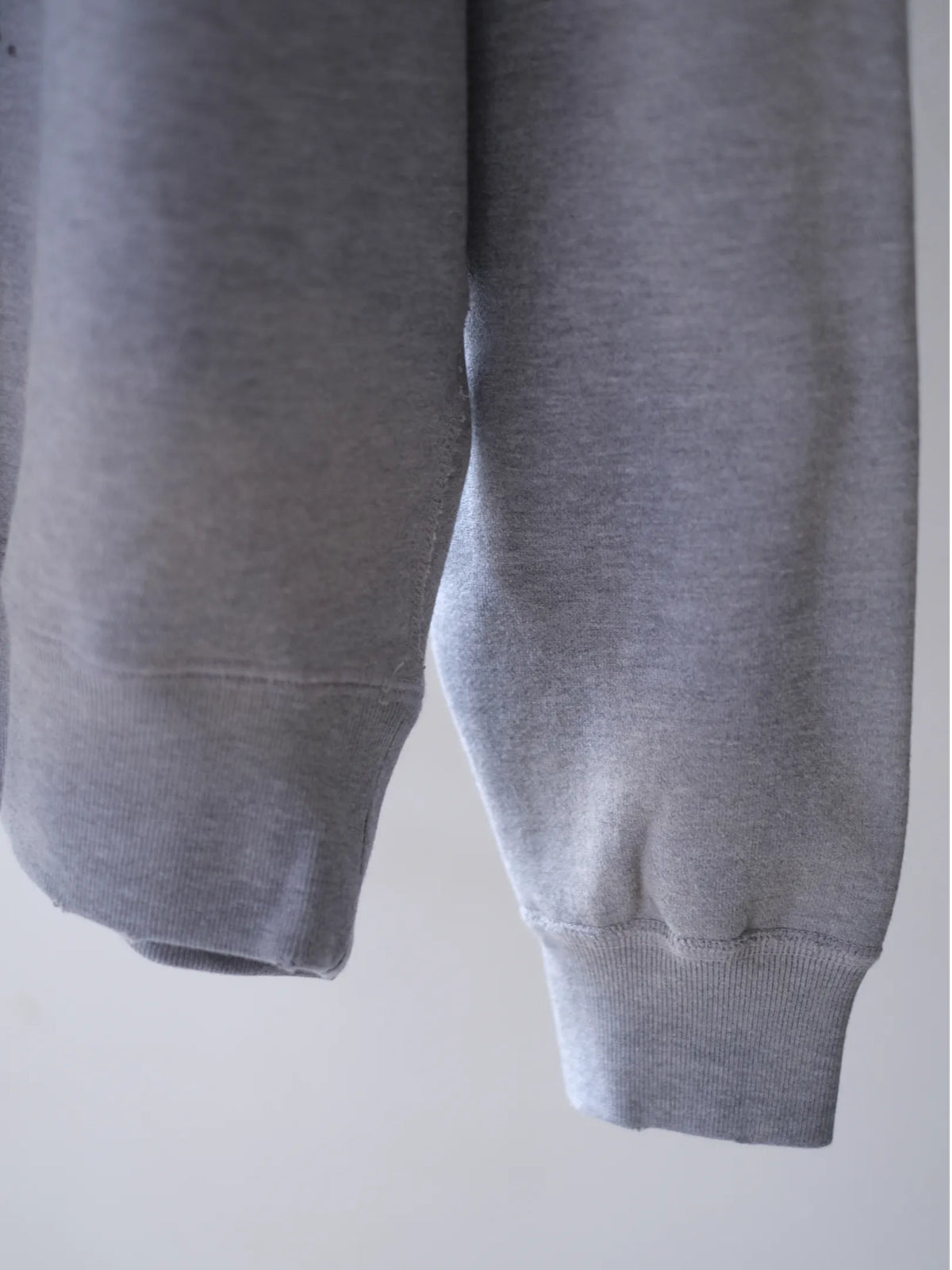 Kha:ki "DAMAGE SWEAT SHIRT -My MUSE-(2colors)"