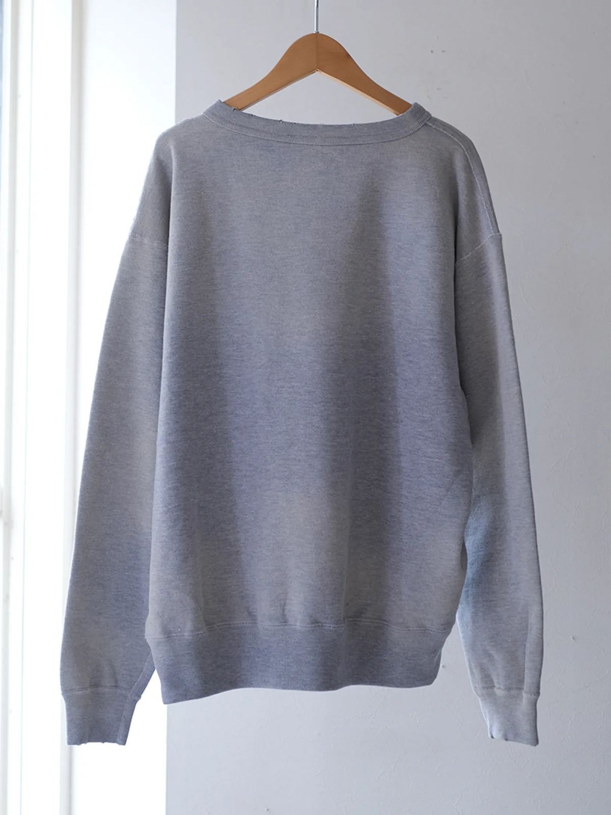 Kha:ki "DAMAGE SWEAT SHIRT -My MUSE-(2colors)"