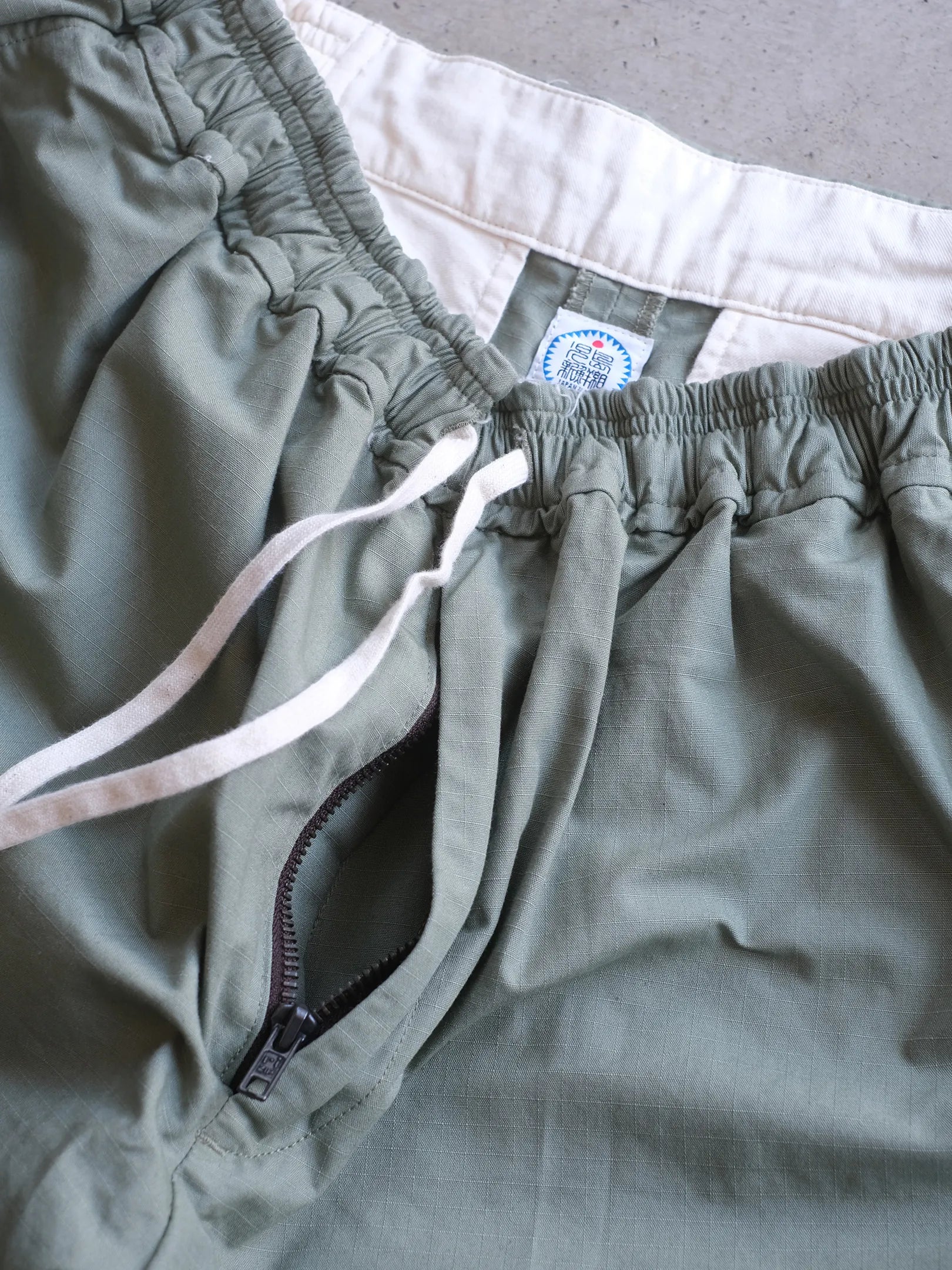 児島新鮮組  "BIG BULB SHORTS (OLIVE)"