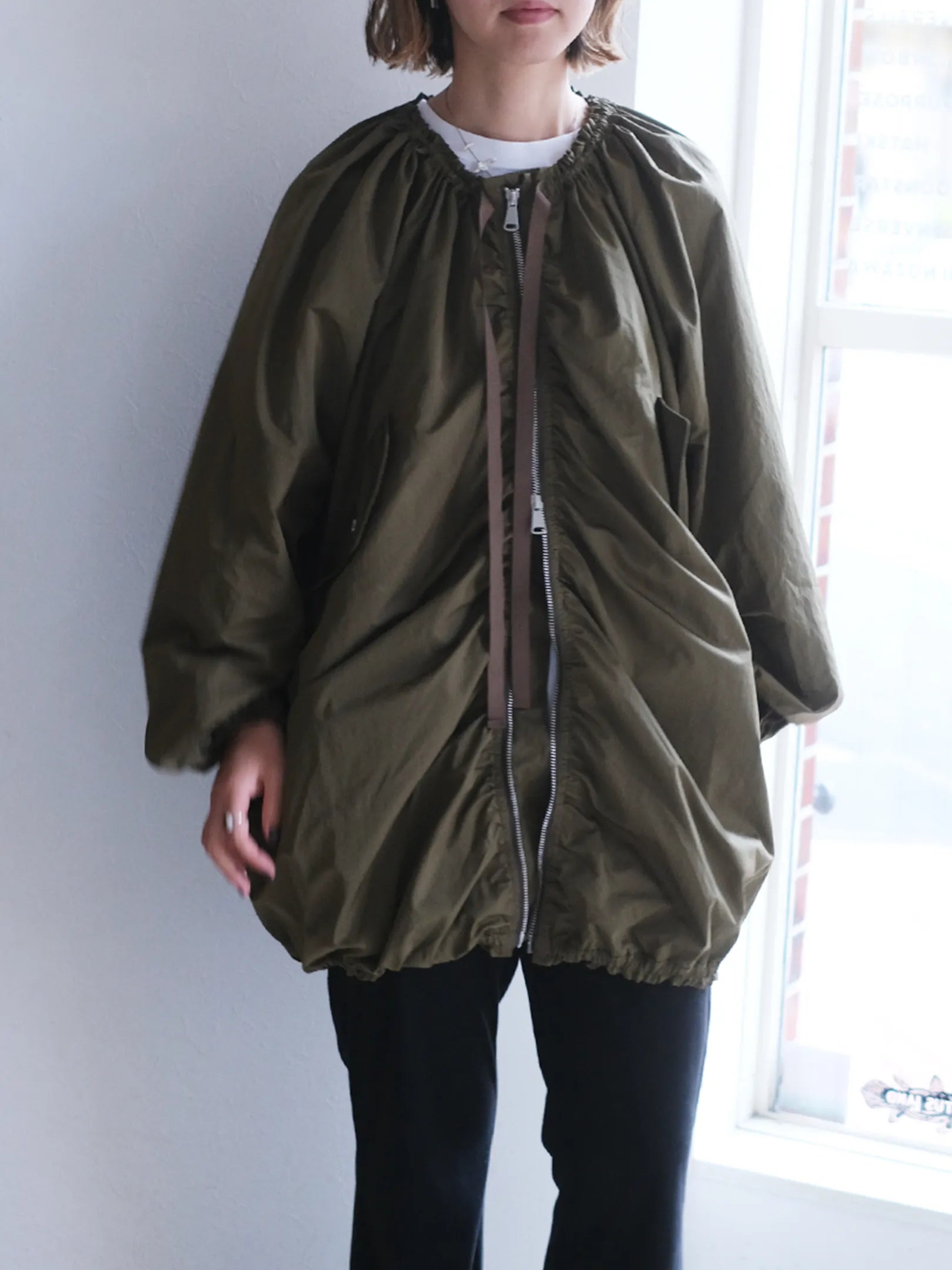 ANTHOM "ナイロン混　ギャザーアウター"