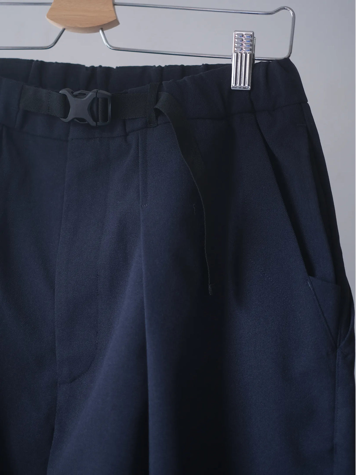 norbit by Hiroshi Nozawa "Tech Wool Cropped Easy Pants(NAVY)"