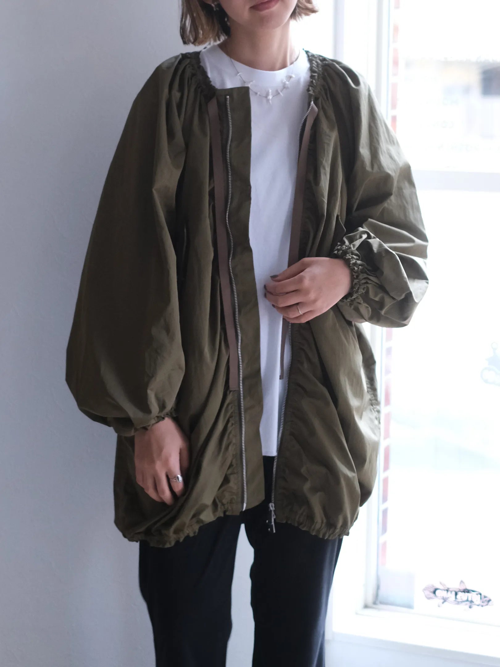 ANTHOM "ナイロン混　ギャザーアウター"