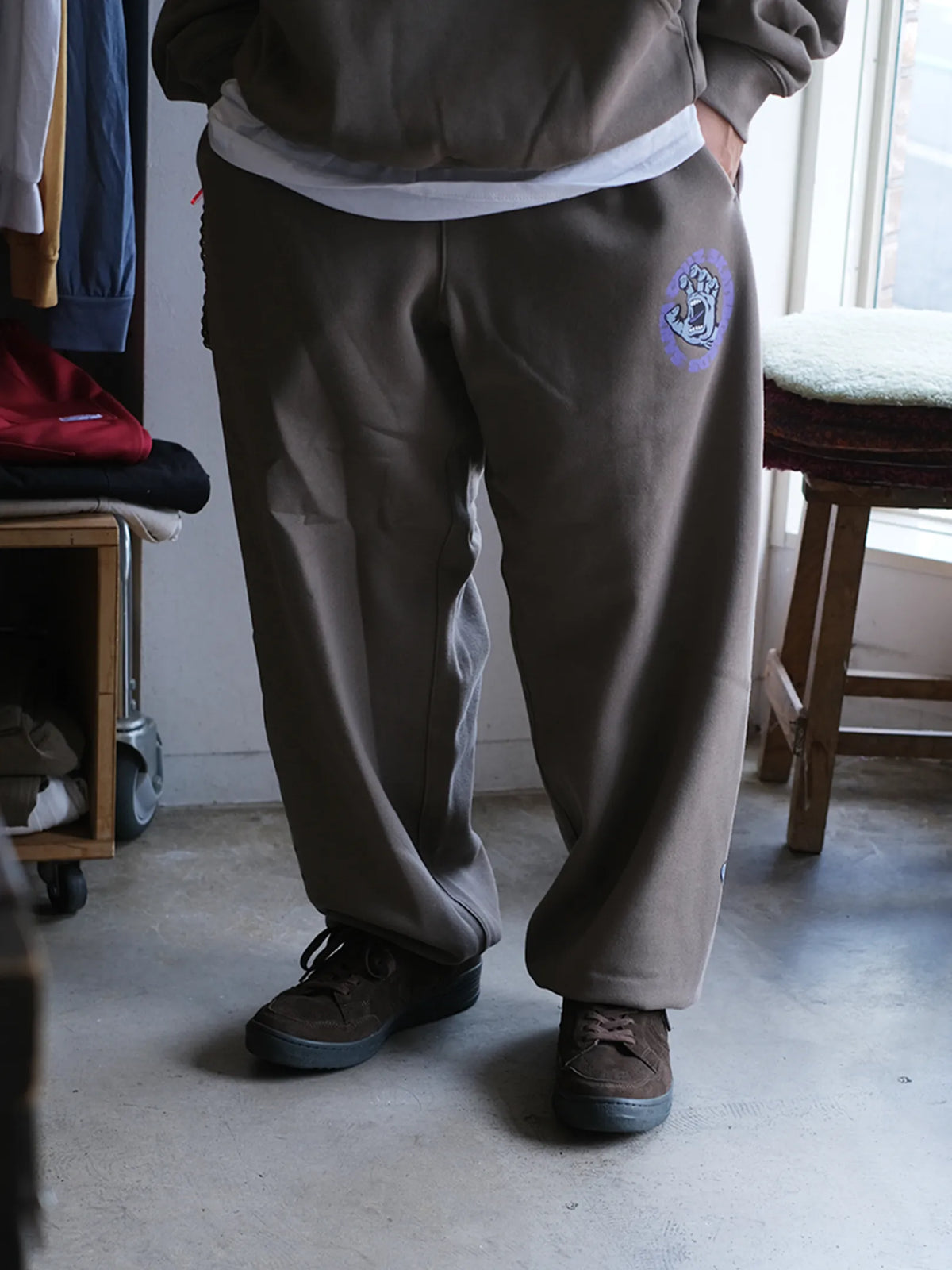 9/19 12~ SEDAN ALL-PURPOSE "Santa Cruz / Screaming Hand Sweatpants"