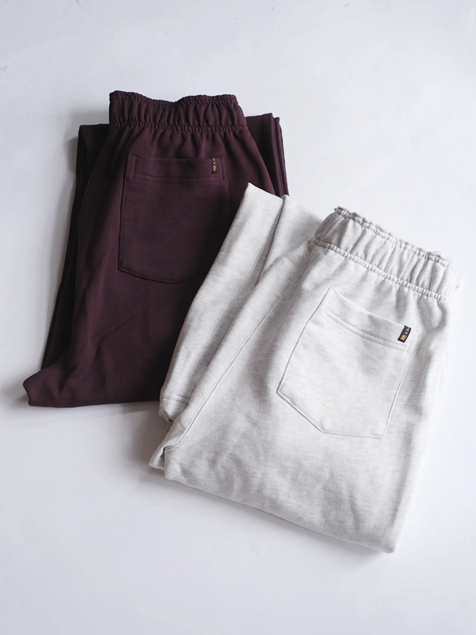 Kha:ki "STRAIGHT SWEAT PANTS(2colors) "