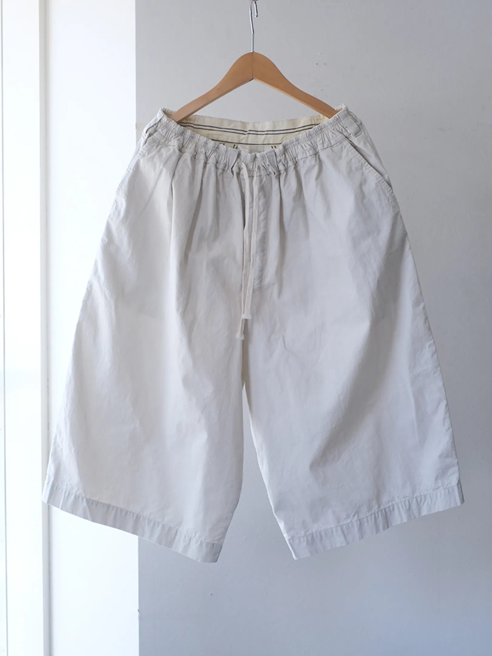 児島新鮮組  "BIG BULB SHORTS (STONE)"