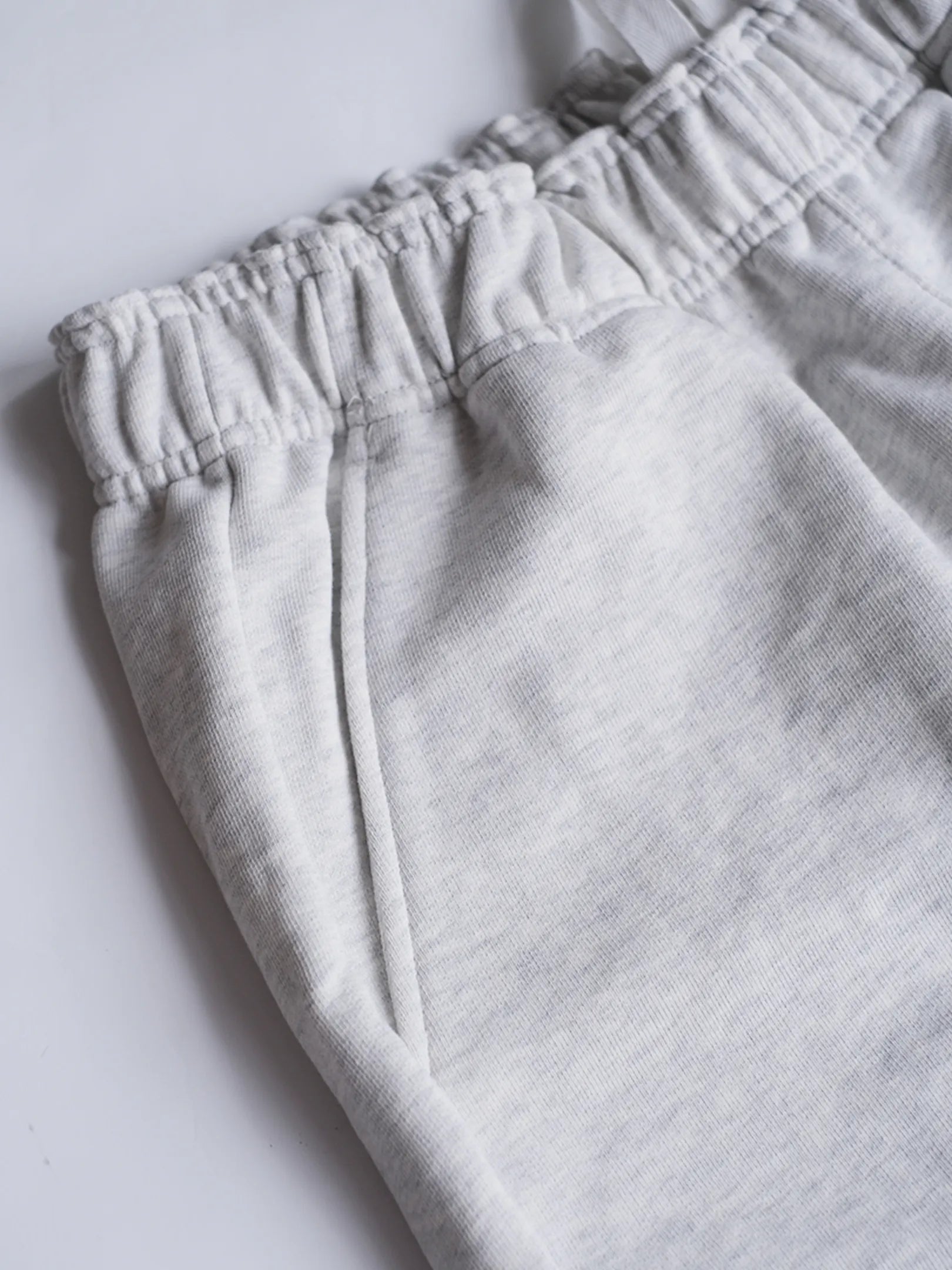 Kha:ki "STRAIGHT SWEAT PANTS(2colors) "