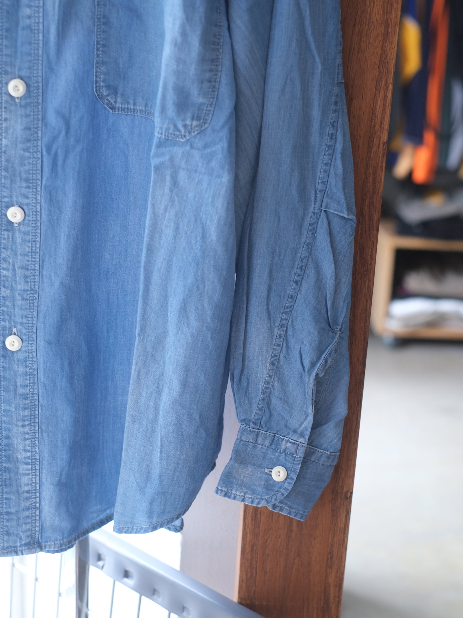 Kha:ki "2WAY WIDE DENIM SHIRT"
