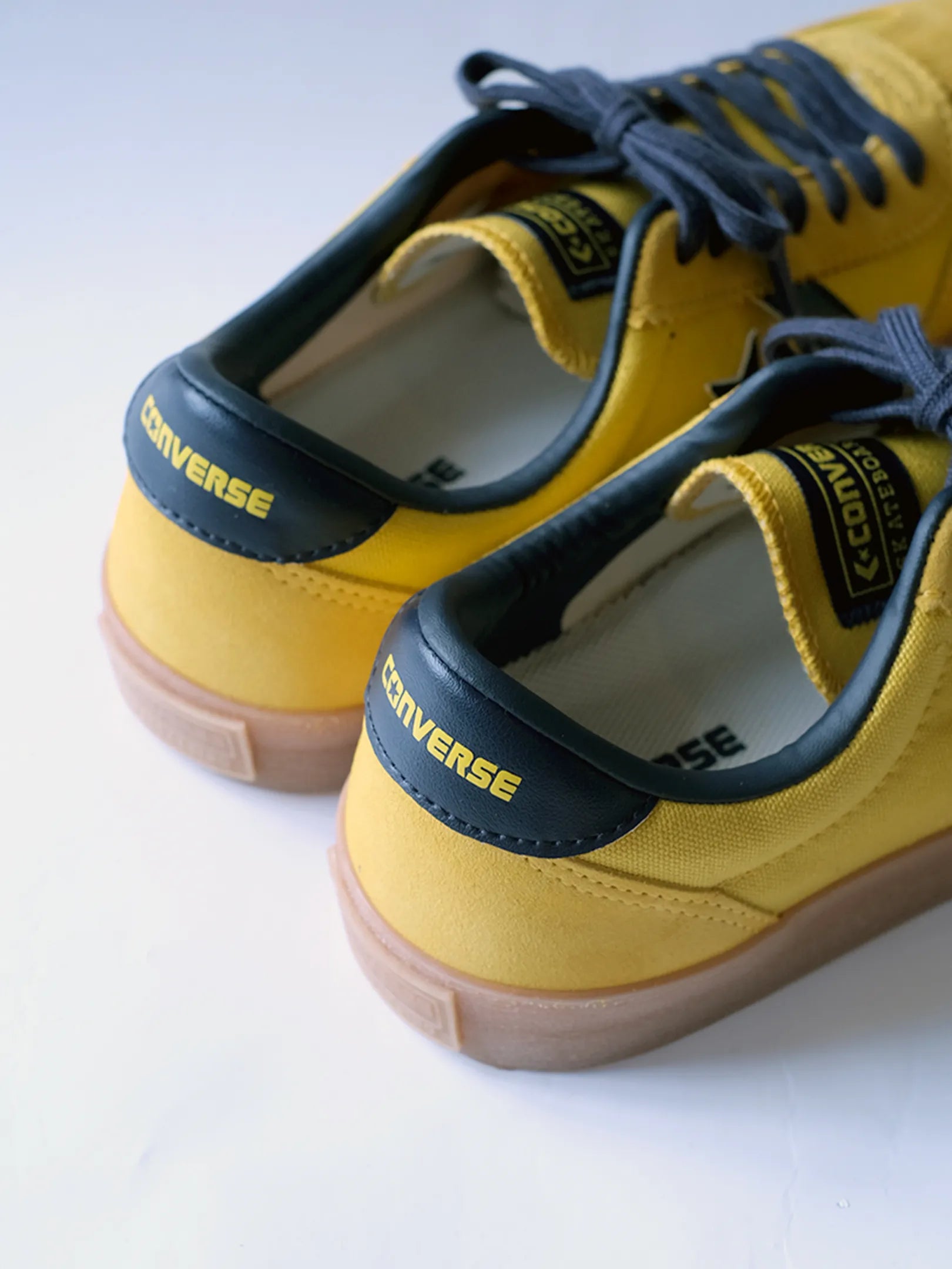 CONVERSE "ROADCLASSIC SK OX(YELLOW)"