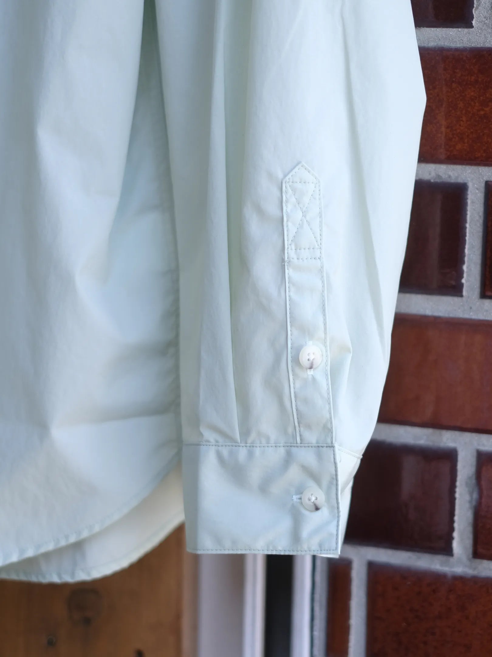 wonderland  "Simple Shirts"