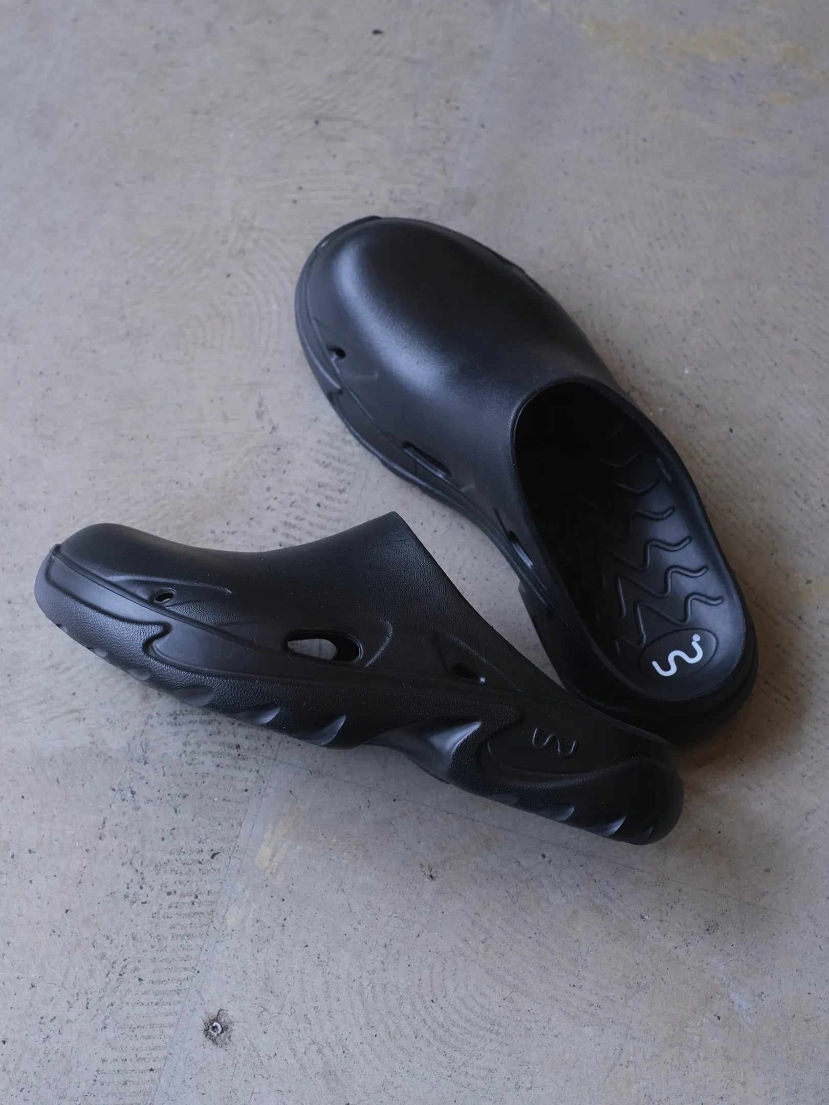 doubleu  "ROMA MULE(BLACK)"