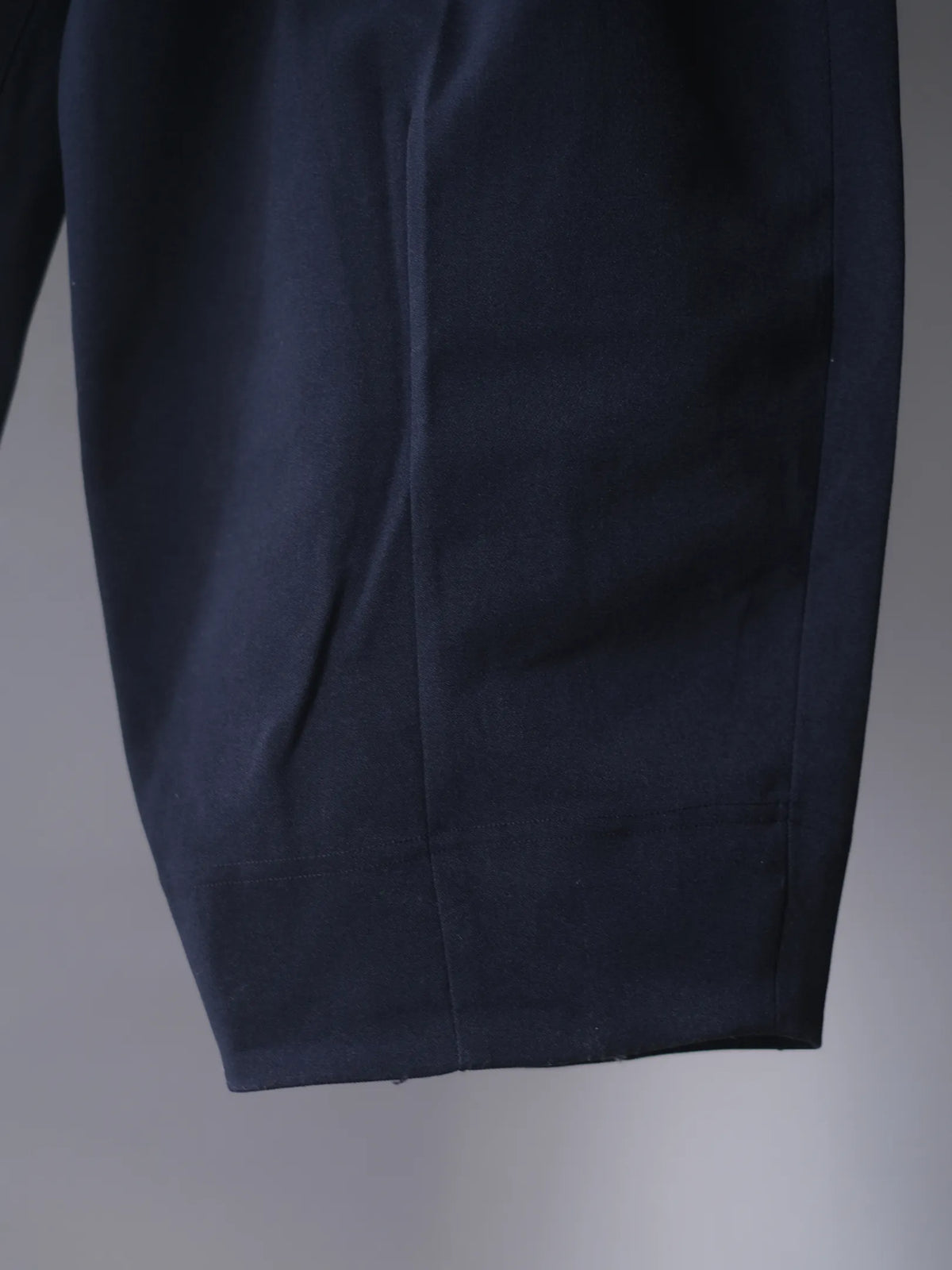 norbit by Hiroshi Nozawa "Tech Wool Cropped Easy Pants(NAVY)"