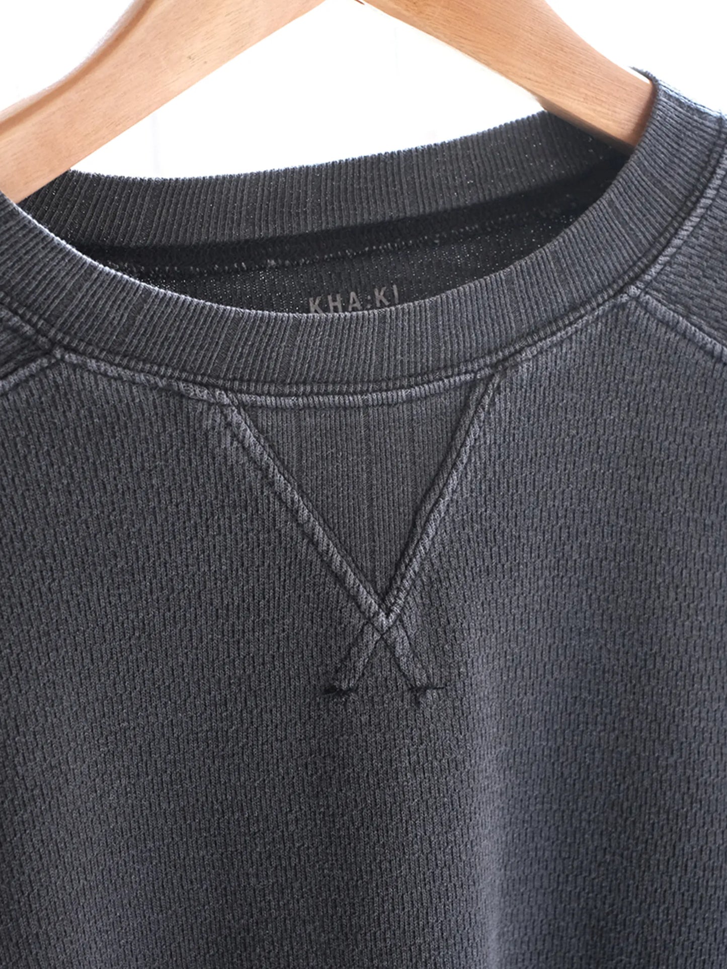 Kha:ki "HONEYCOMB S/S TOP"
