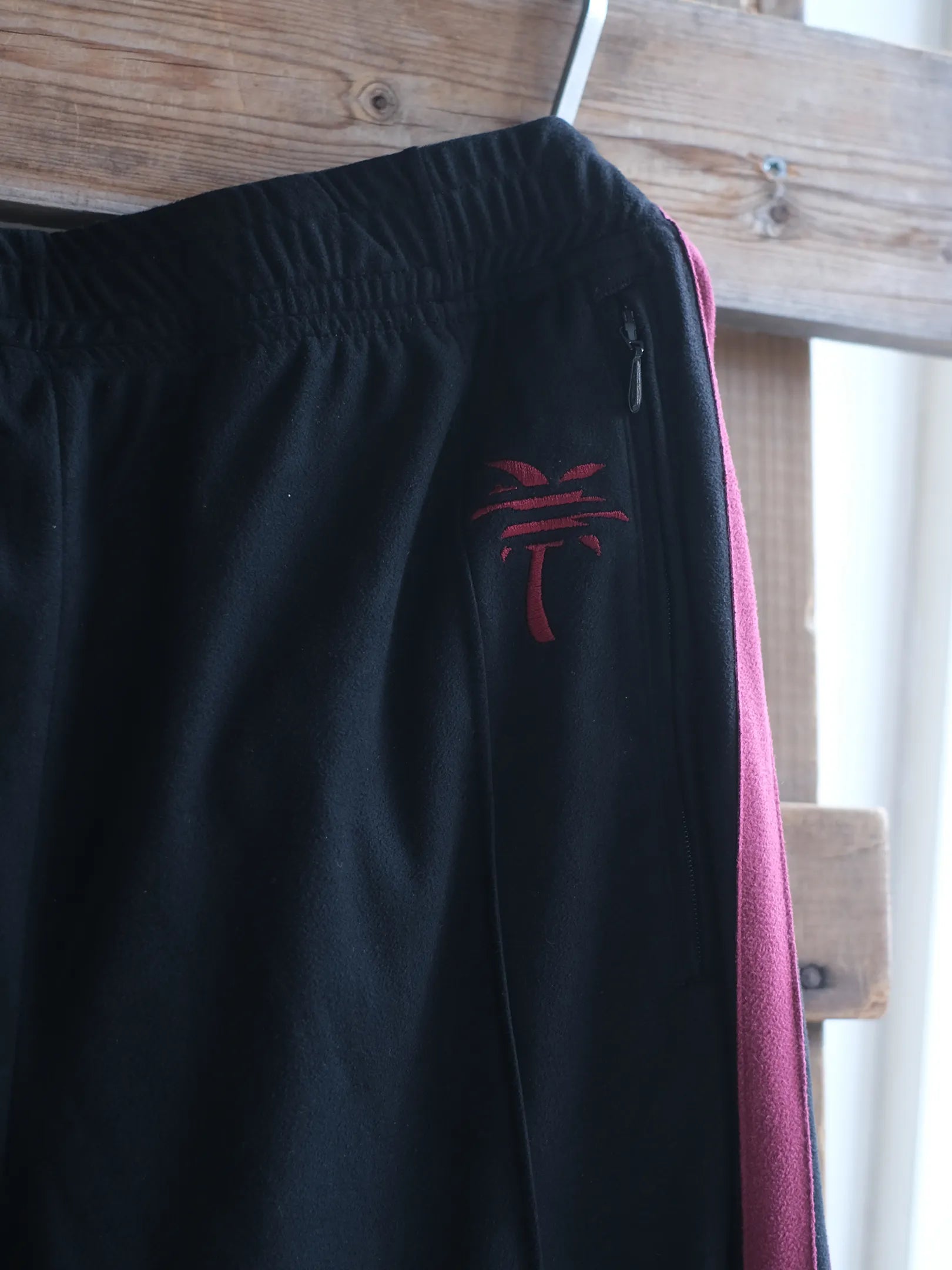 THE SUNNY "TECH SUEDE TRACK PANTS(3colors)"