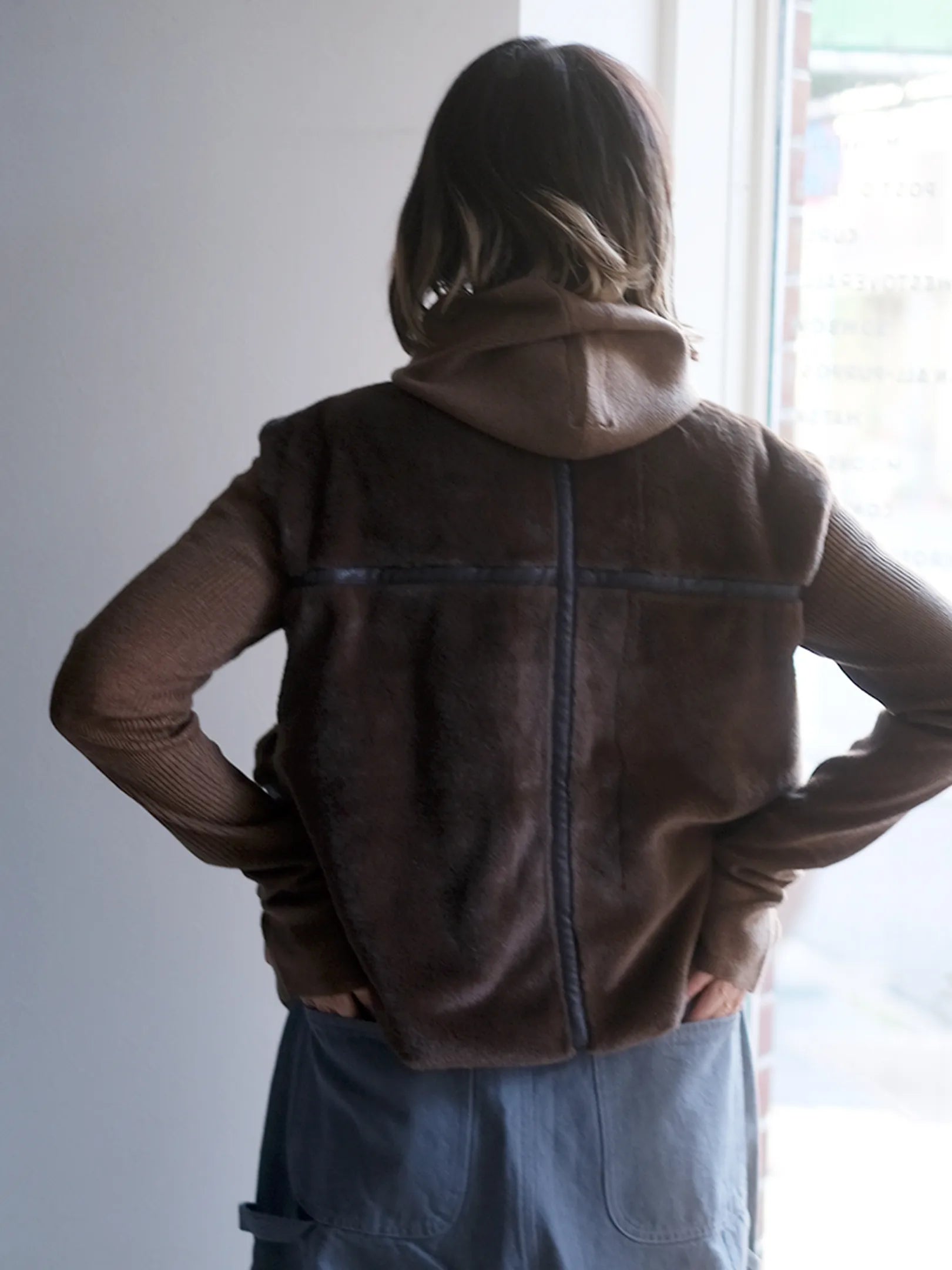 Kha:ki "STAND COLLAR FUR VEST"