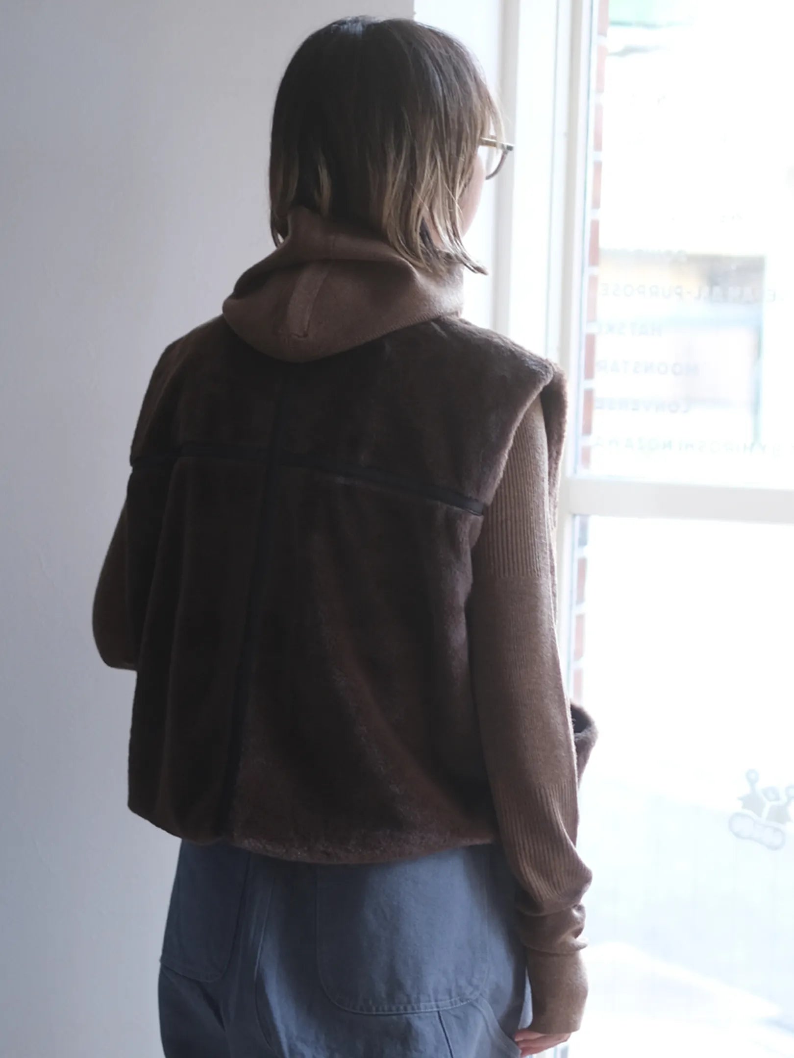 Kha:ki "STAND COLLAR FUR VEST"