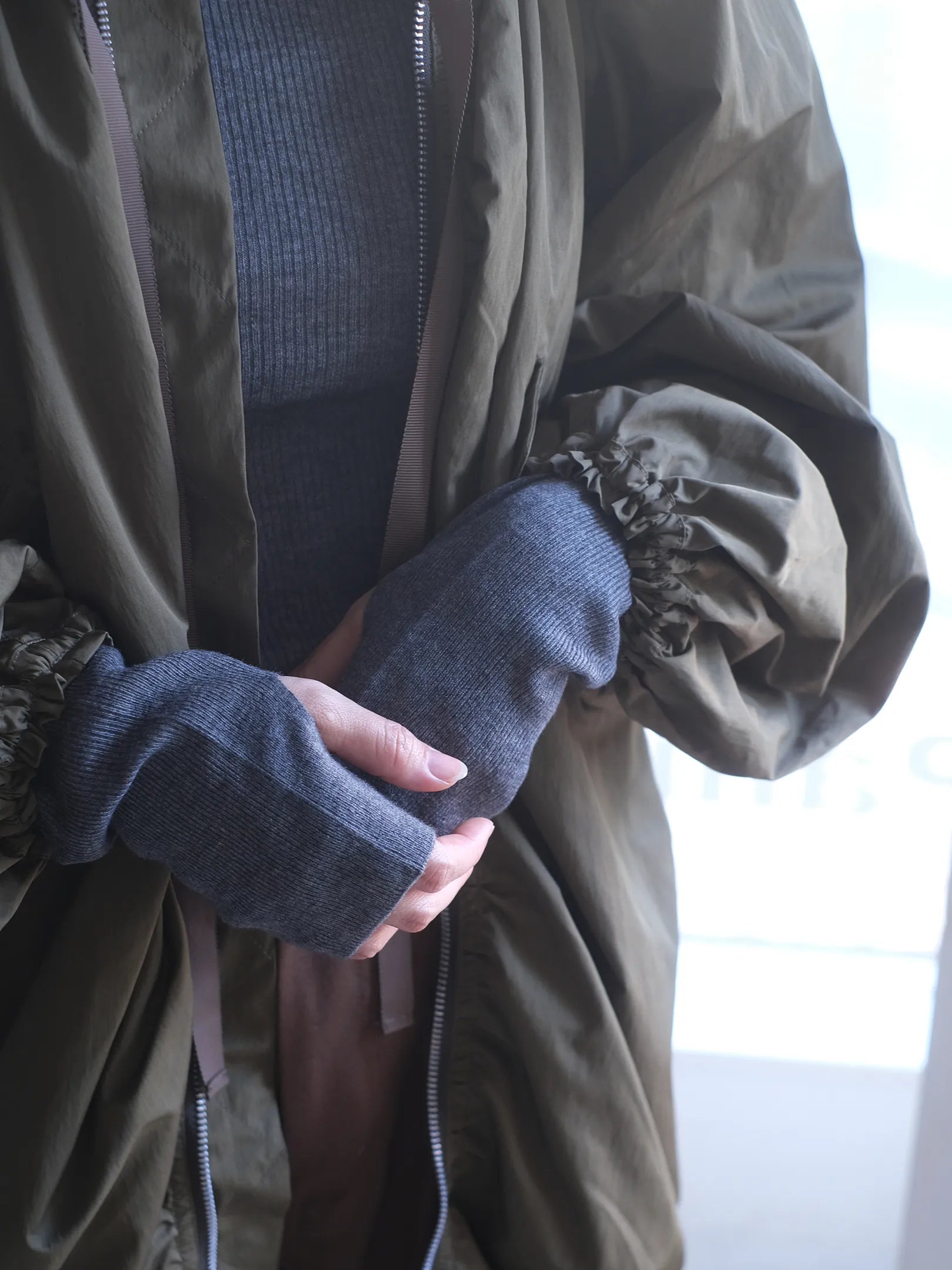 ANTHOM "ウール混 定番リブフーディKNIT(2colors)"