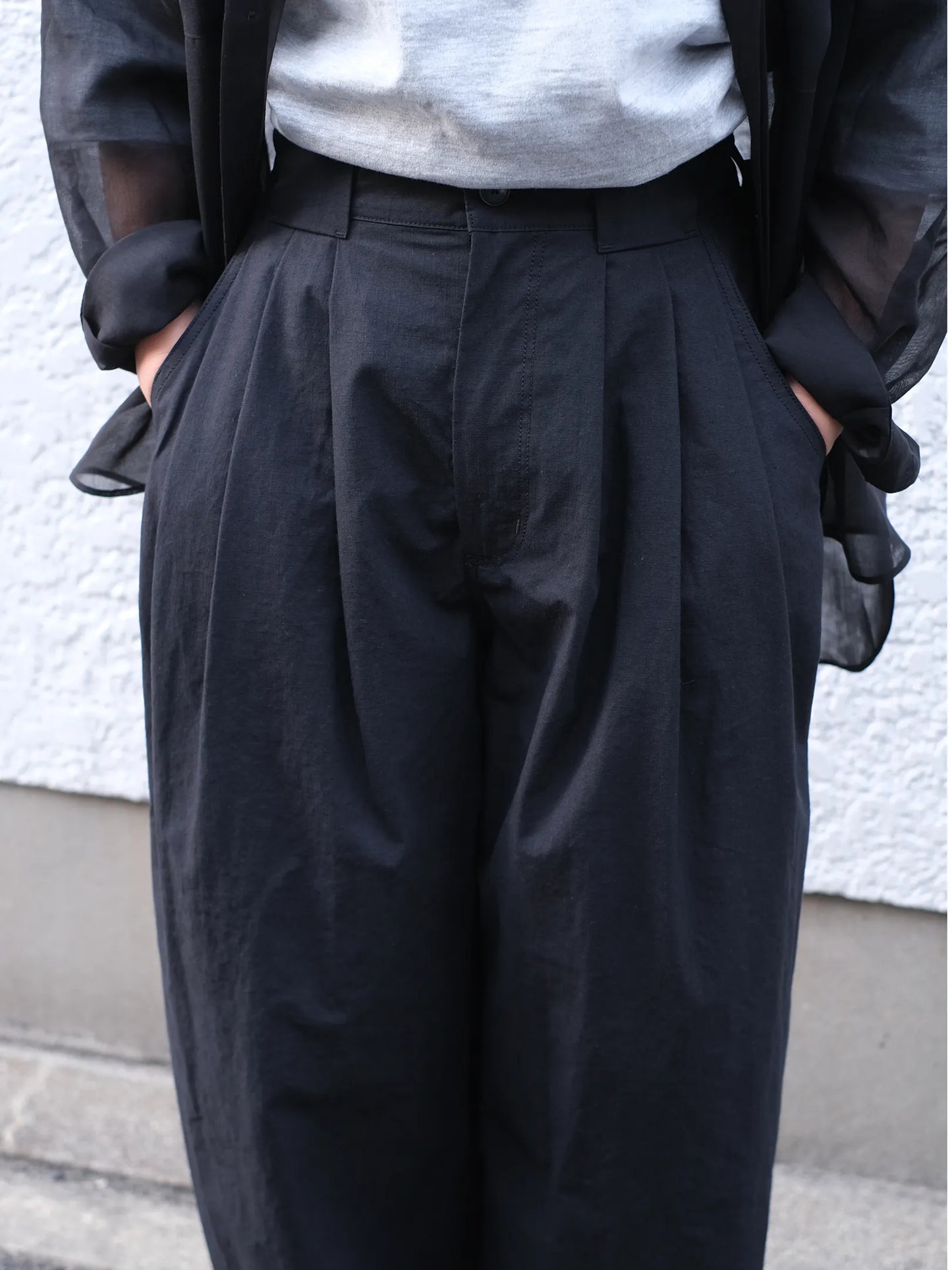 manon "LIP CLOTHTHREE TUCKWIDE PANTS(2colors)"