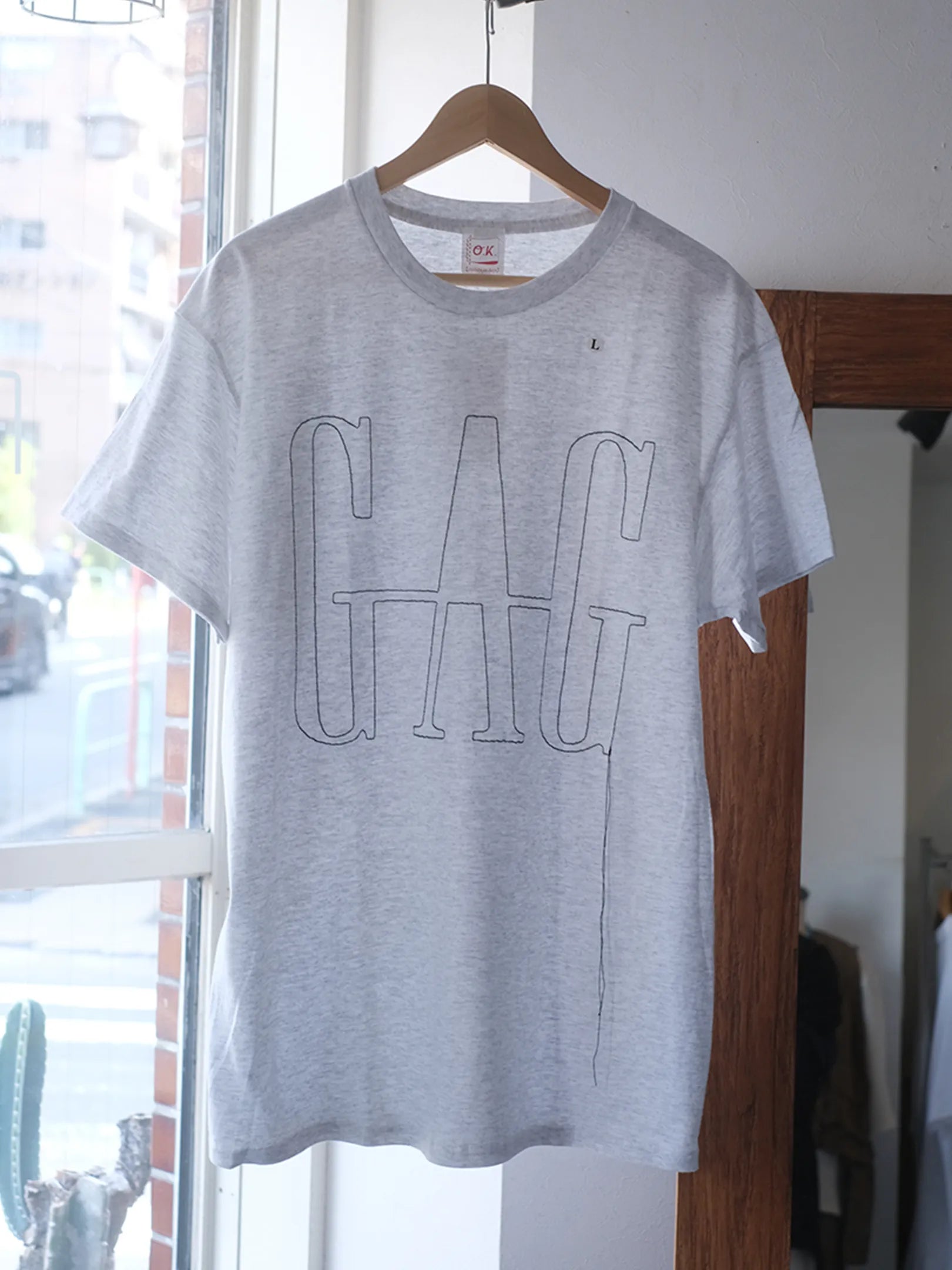 O.K. "『GAG』一筆描きステッチ　S/S TEE(3colors)"