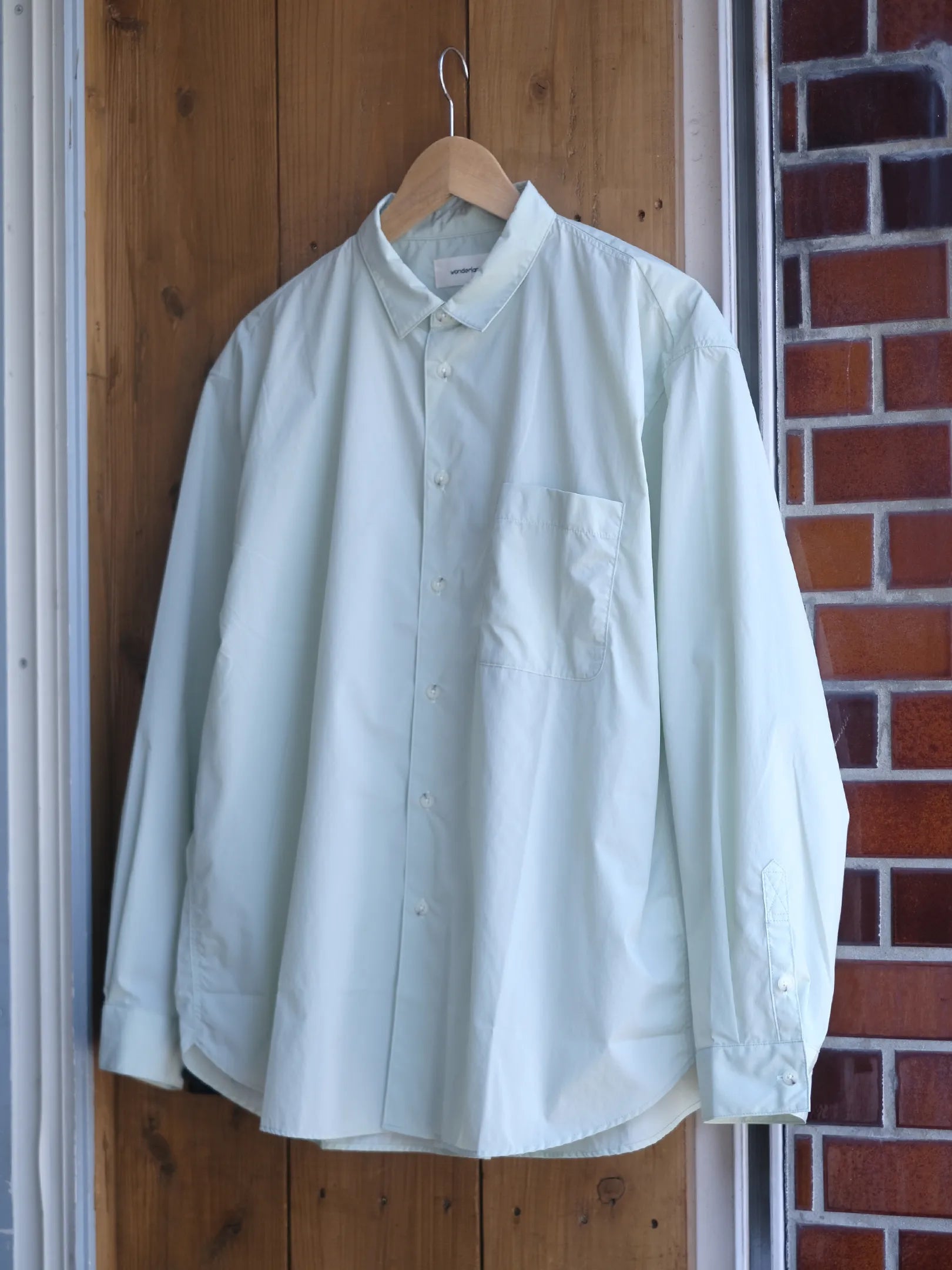 wonderland  "Simple Shirts"